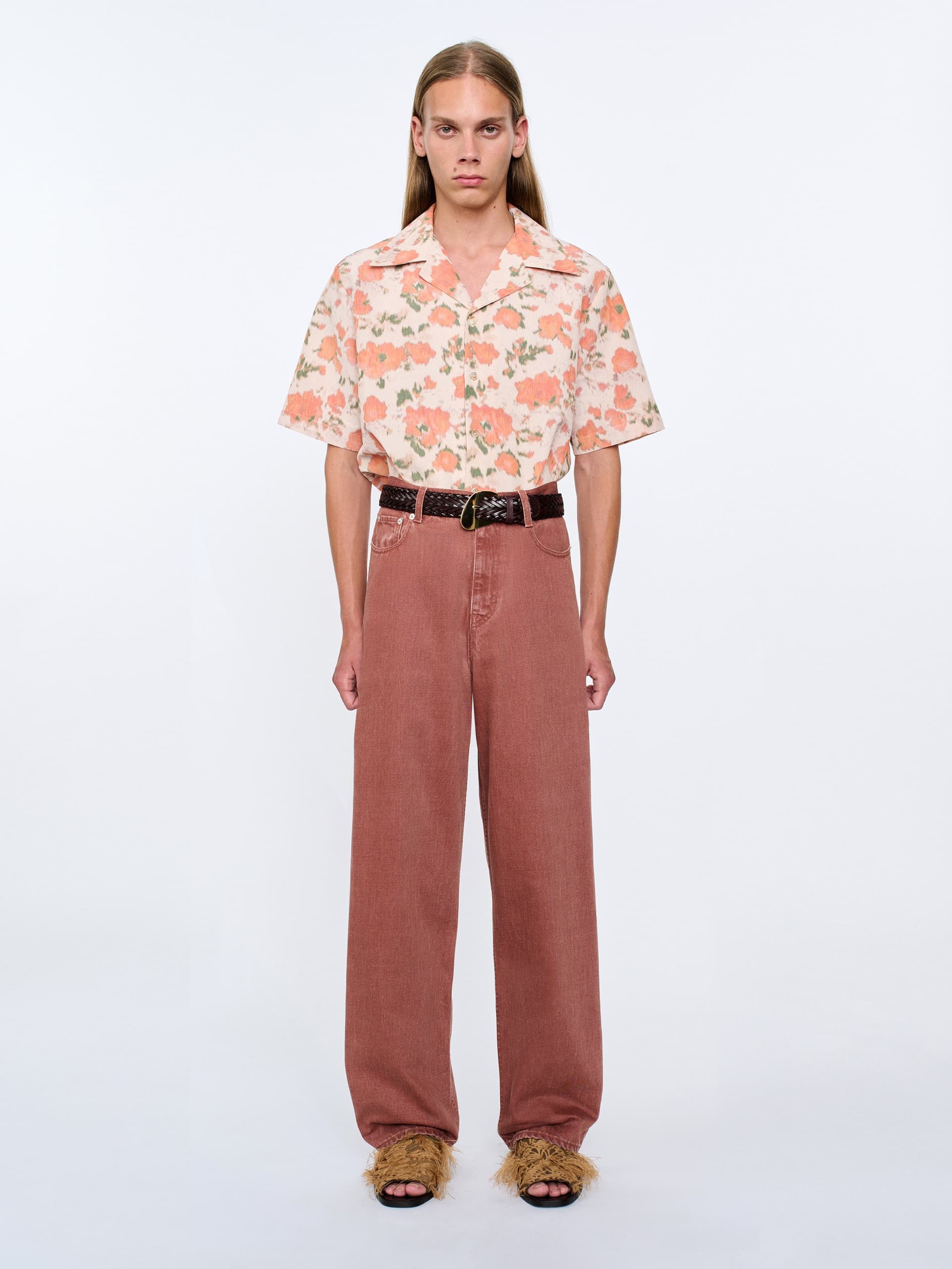 1130_16f3d9b49a-wide-cut-jeans_faded-red_009-large