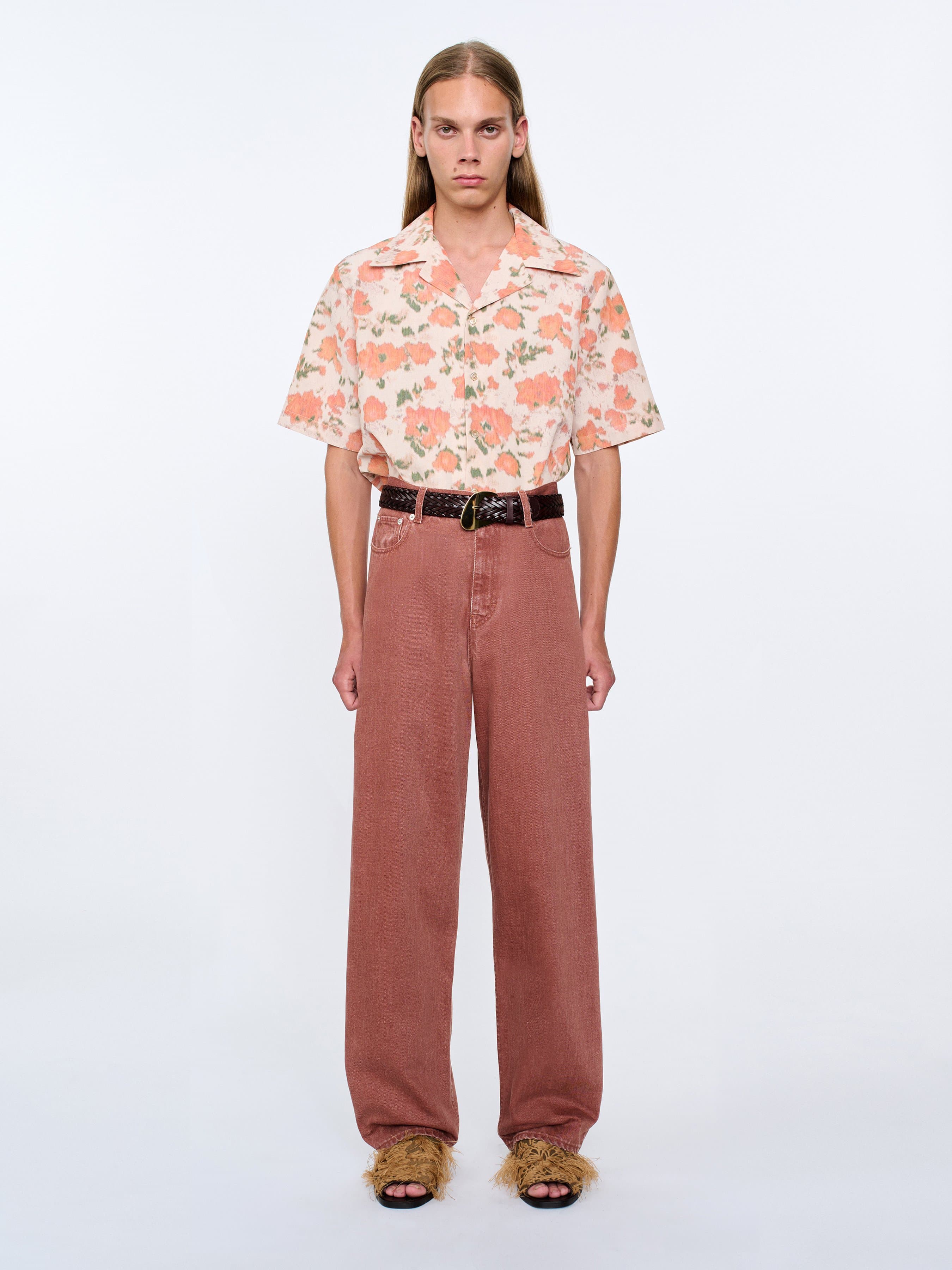 1130_16f3d9b49a-wide-cut-jeans_faded-red_009-large