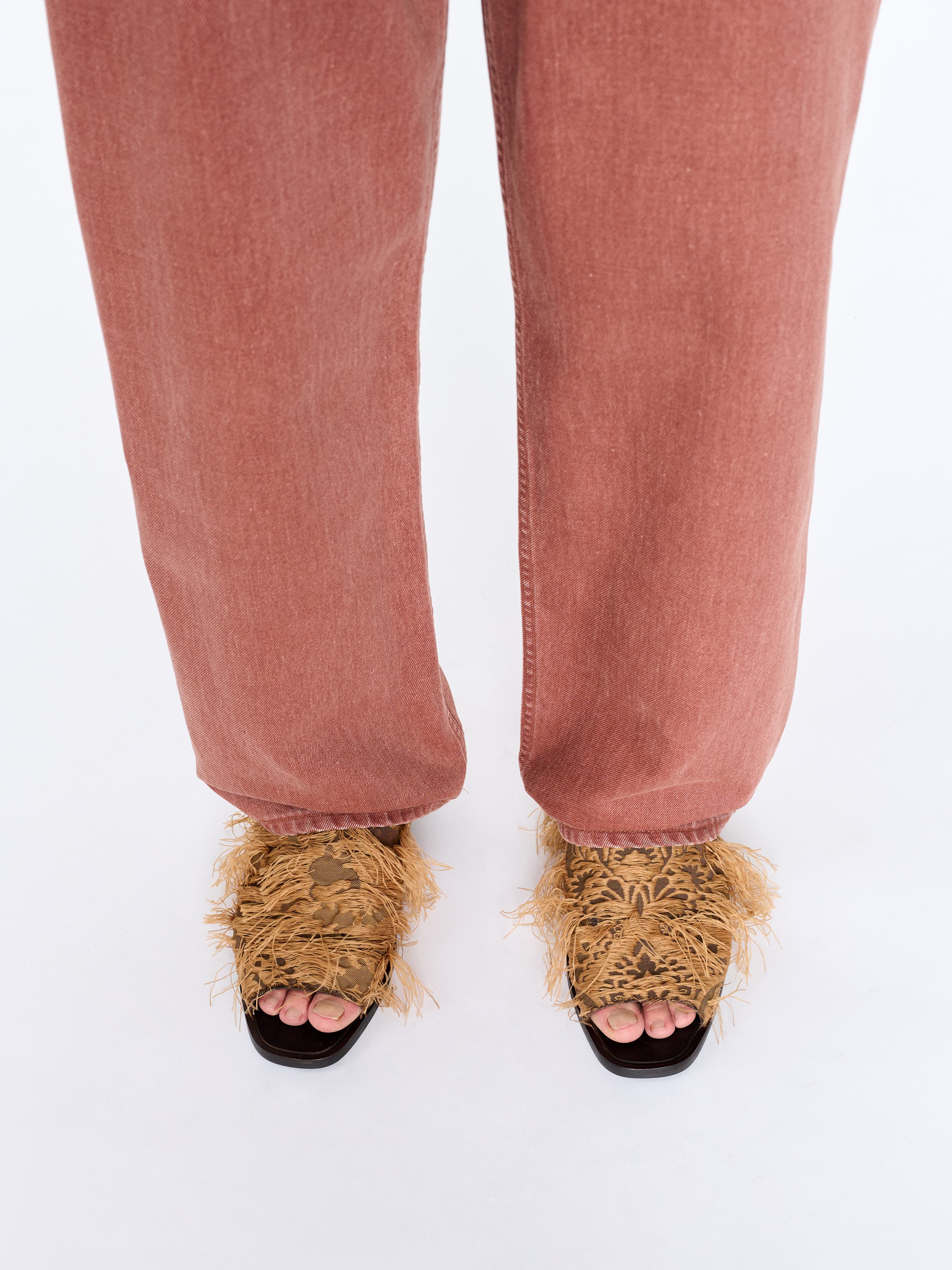 1130_6d25cd0a40-wide-cut-jeans_faded-red_013-large