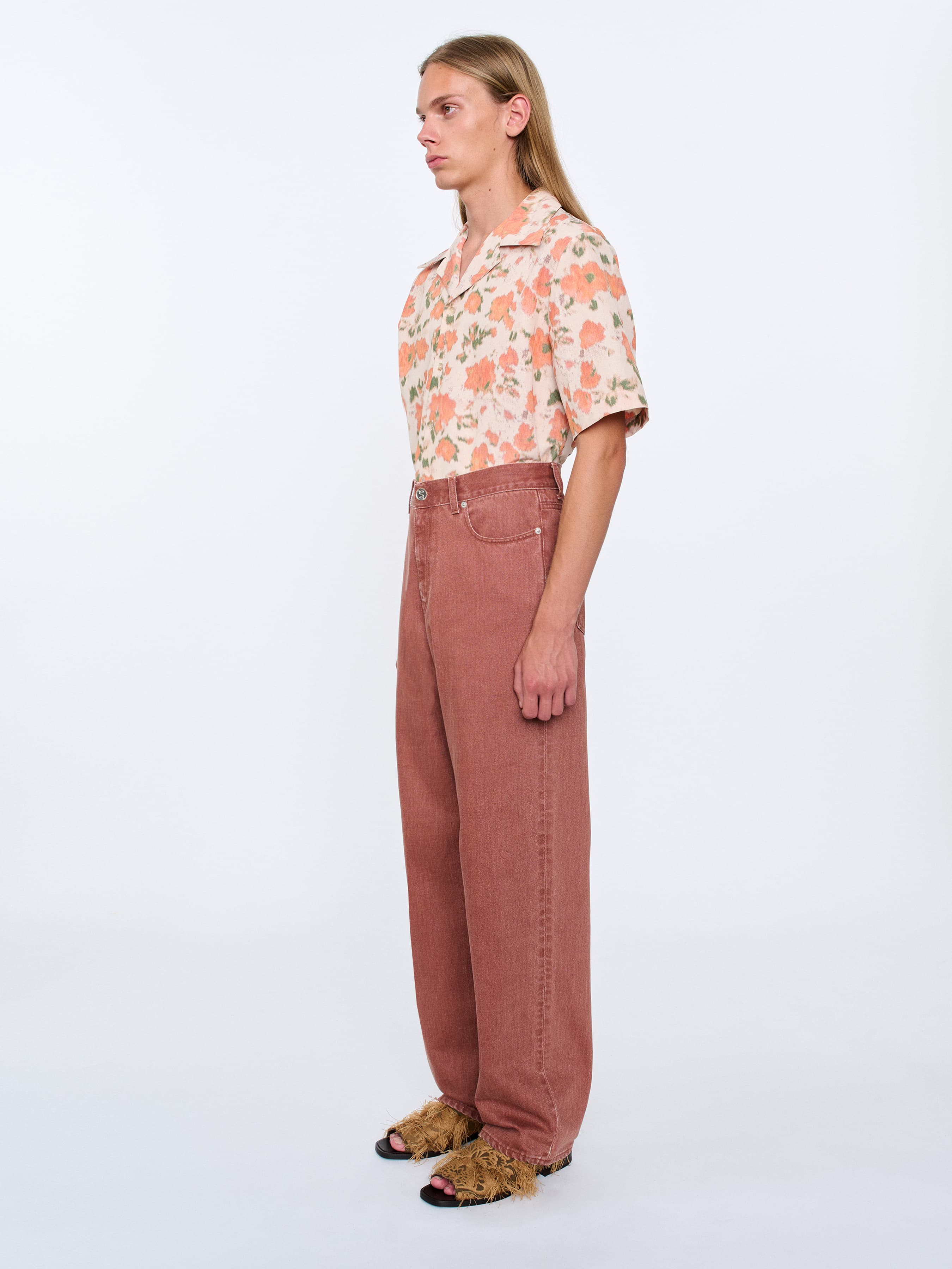 1130_d1f76341a0-wide-cut-jeans_faded-red_019-large