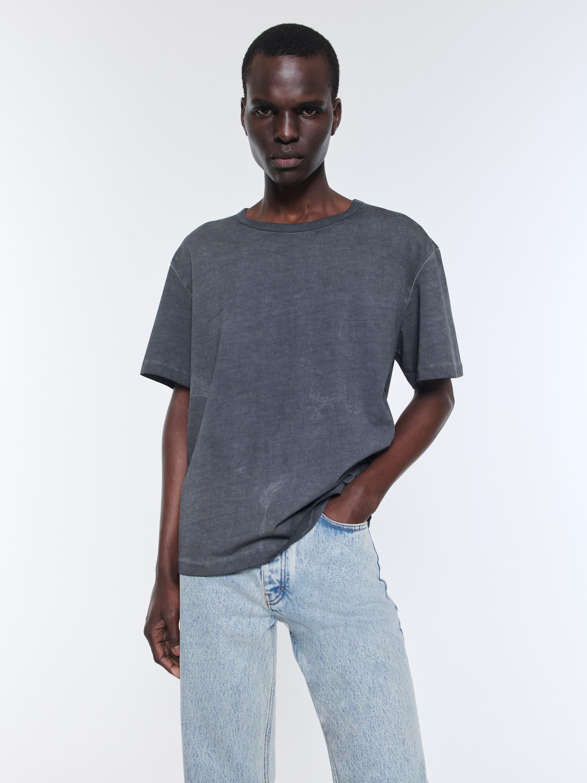 1301_2344243c92-mauro-tee-washed-black_018-large