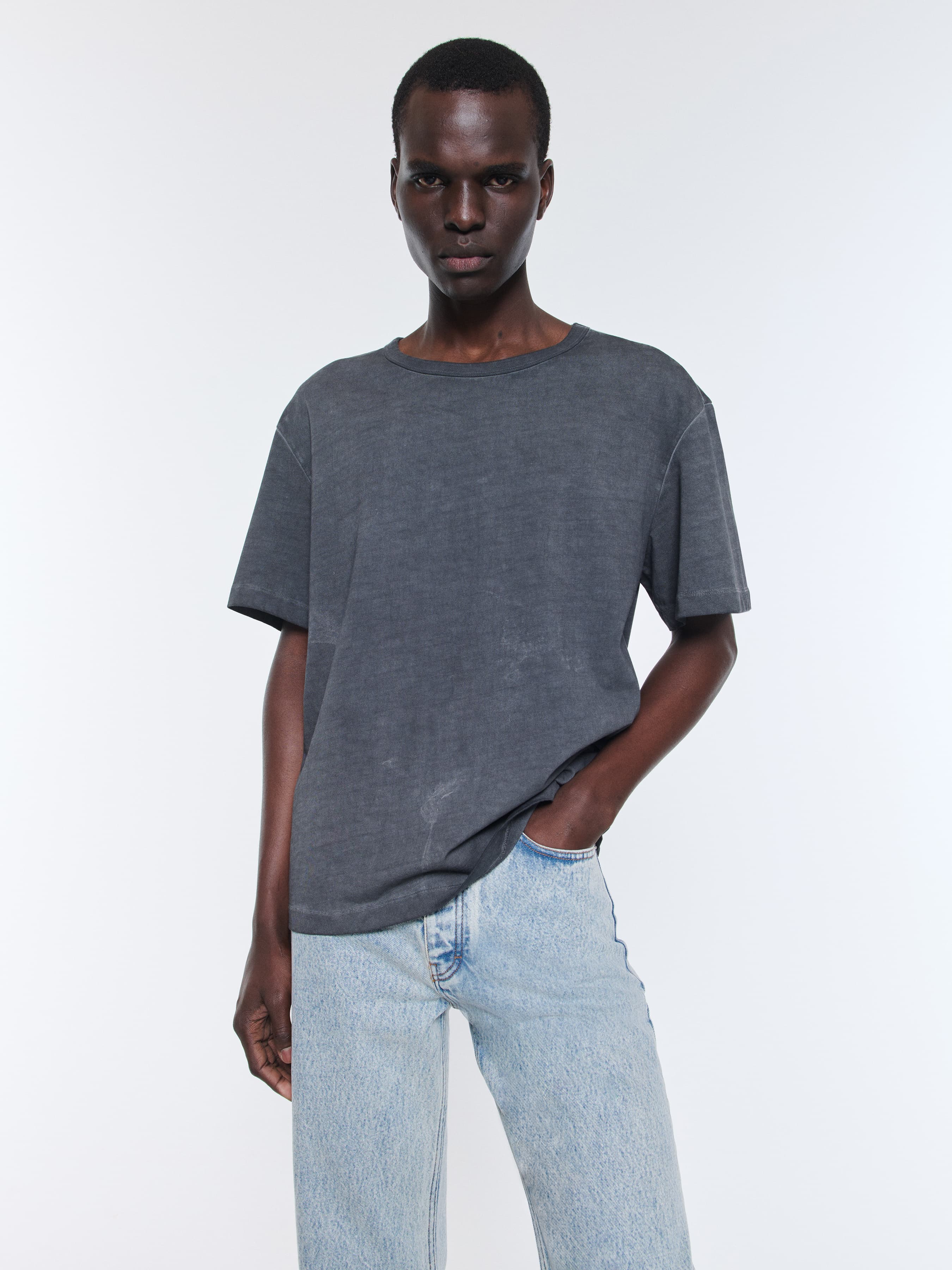 1301_2344243c92-mauro-tee-washed-black_018-large