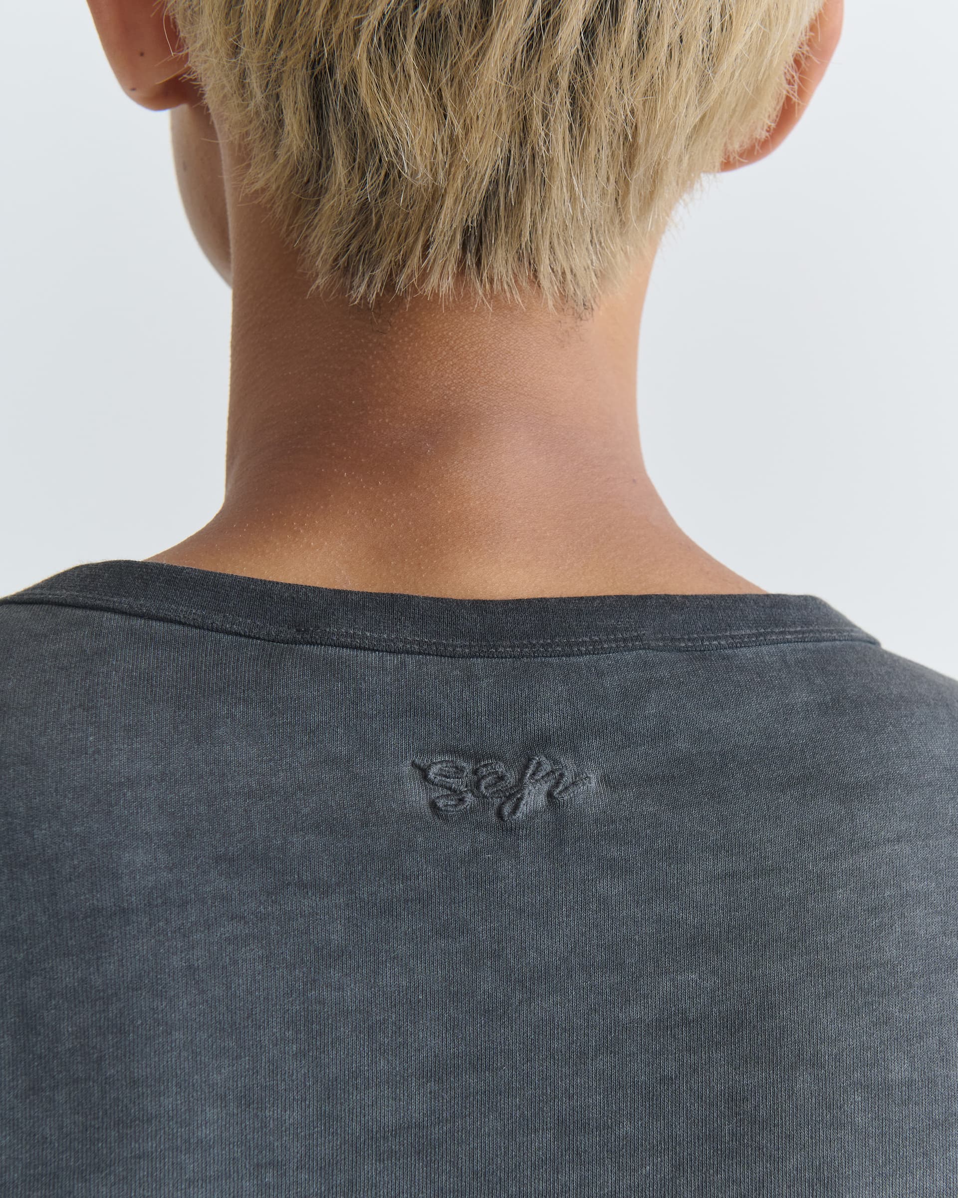 1301_41464e6242-07_mauro_tee_washed_black_0350-large