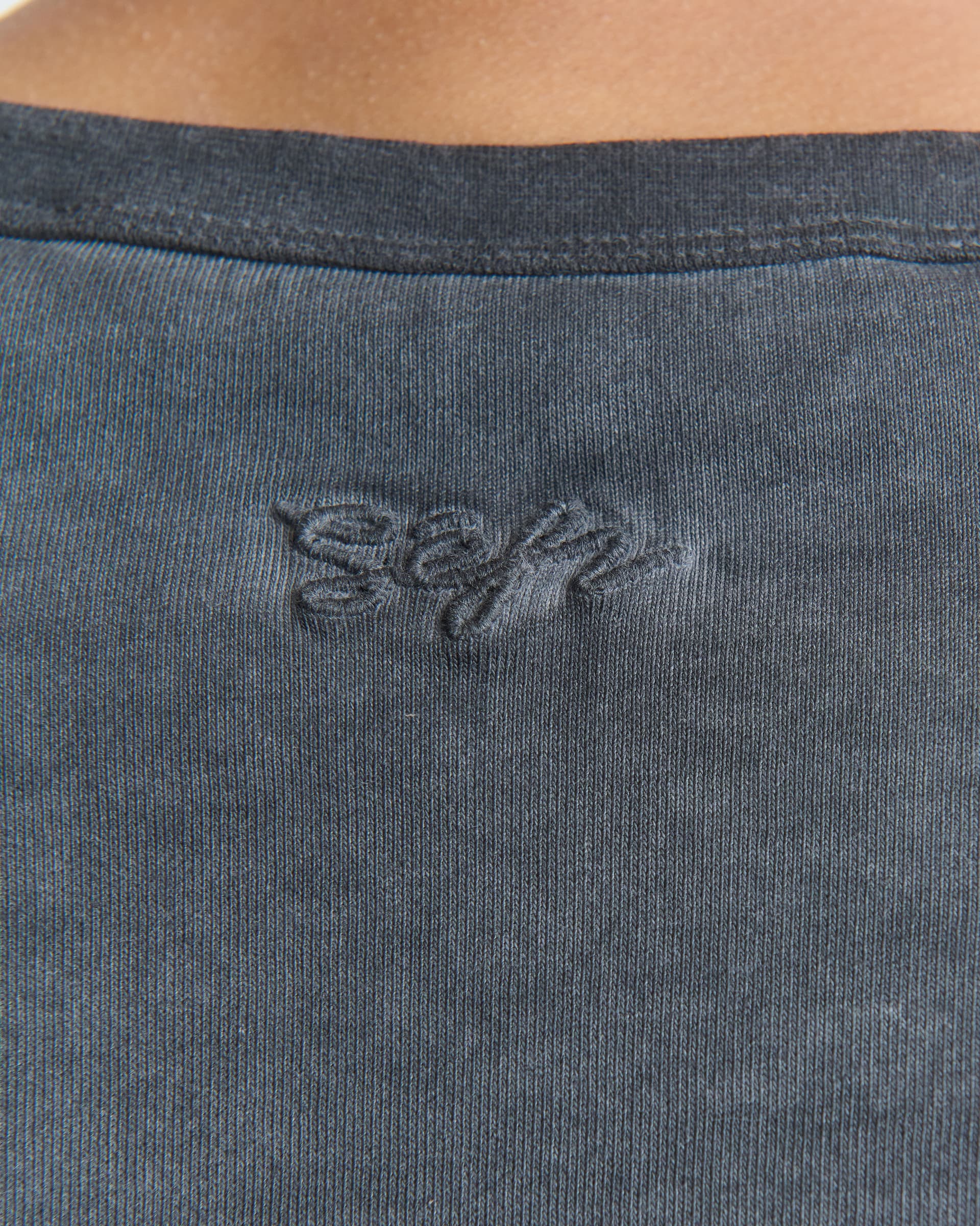 1301_503e6aa804-07_mauro_tee_washed_black_0352-large