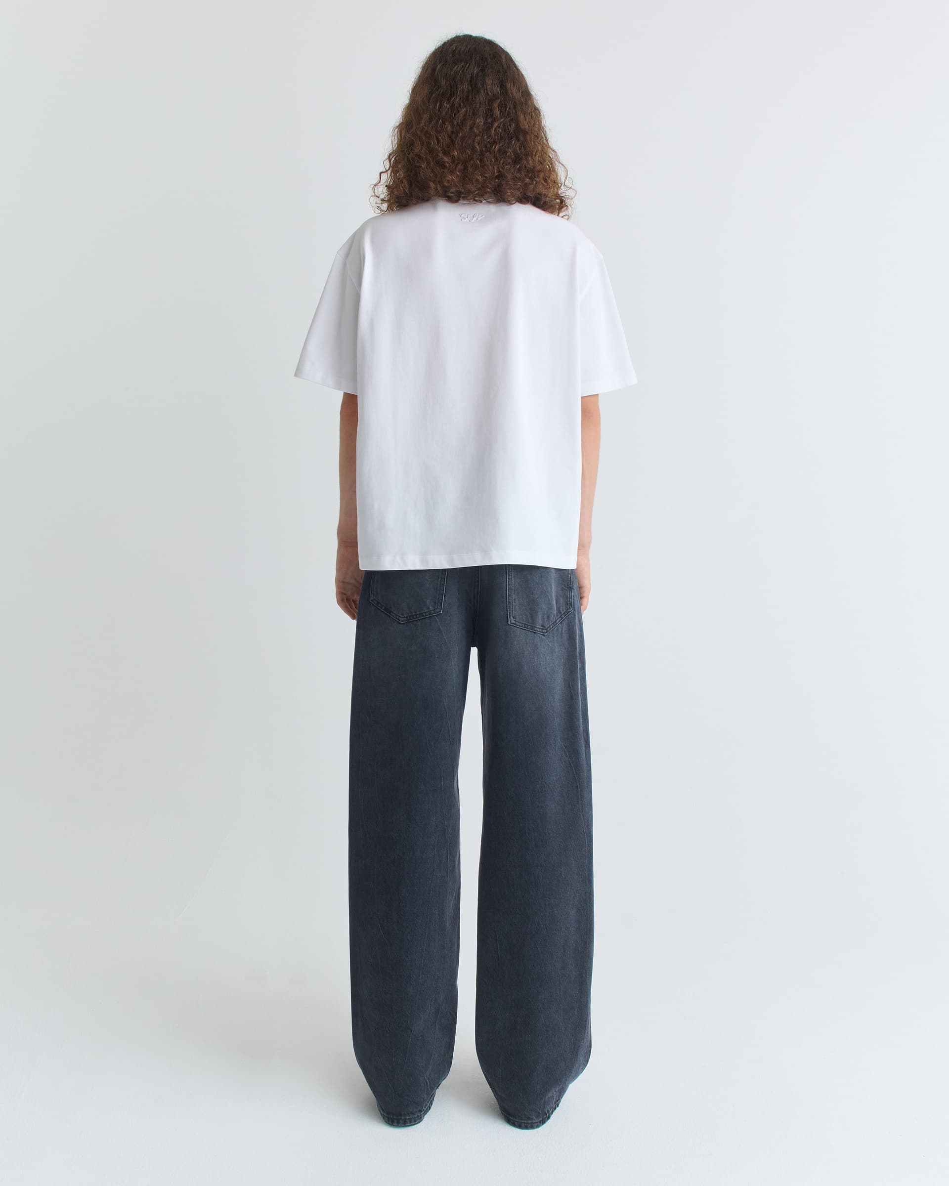 1302_2a4b9bfb72-15_mauro_tee_clear_white_0852-large