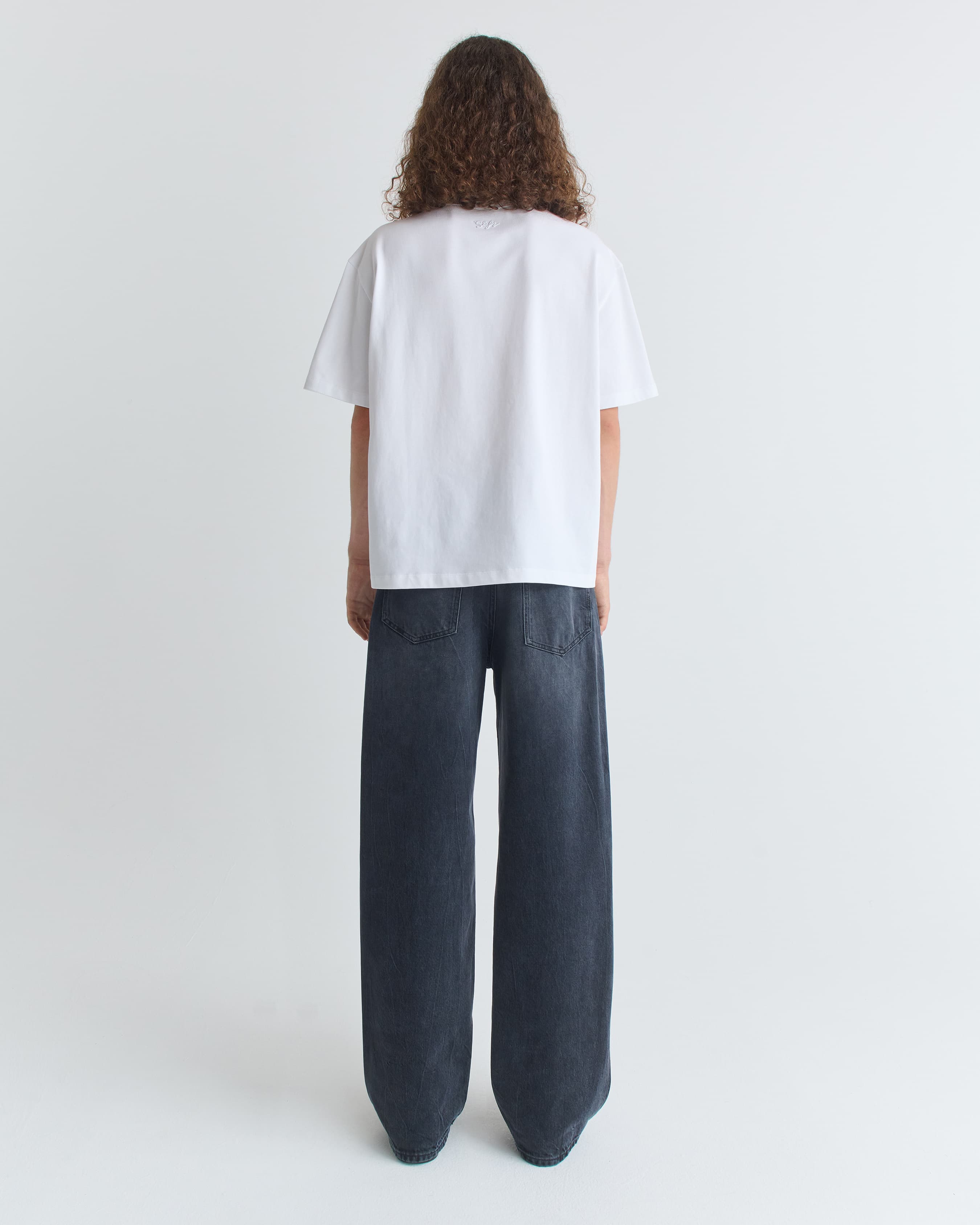 1302_2a4b9bfb72-15_mauro_tee_clear_white_0852-large