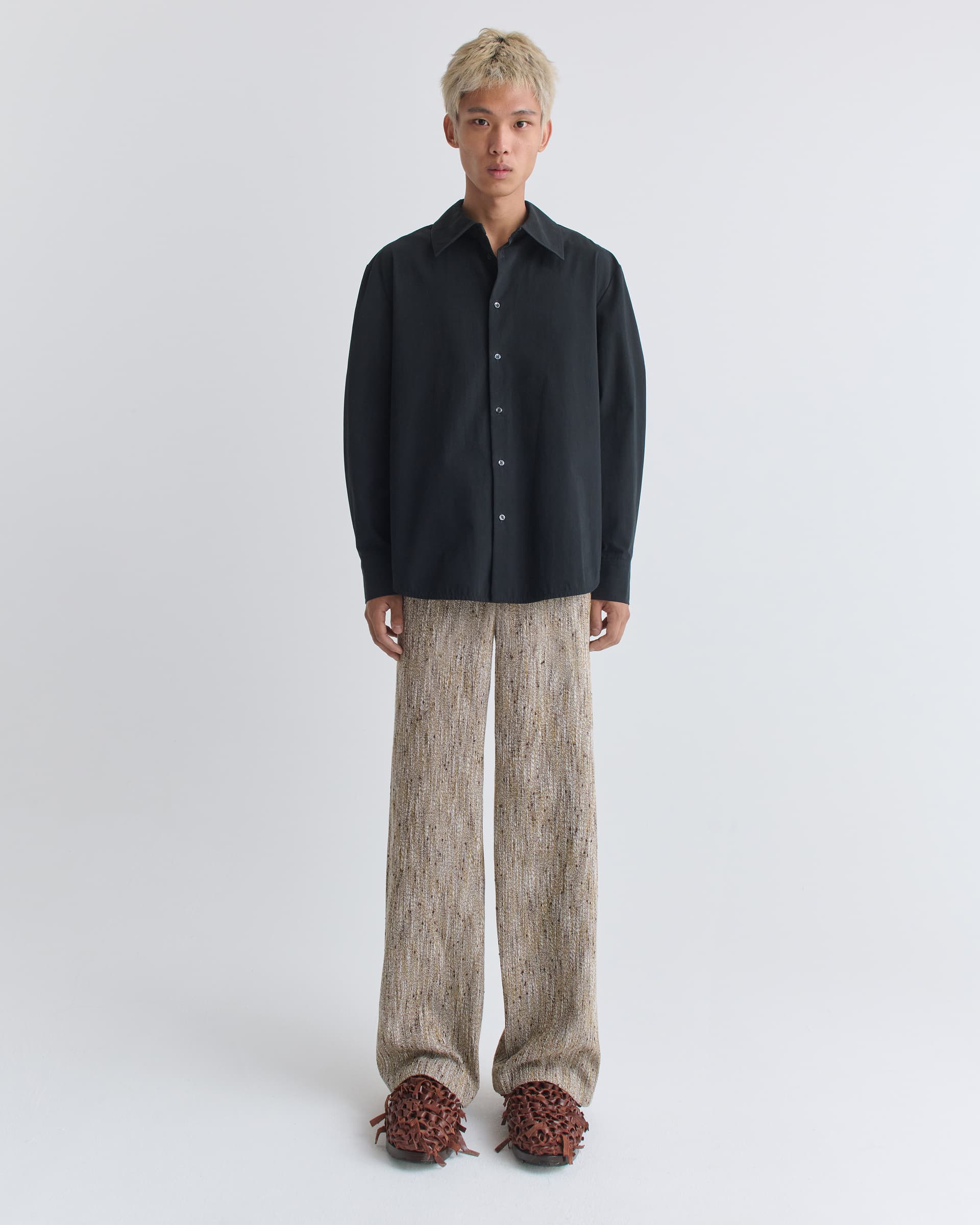 1306_7bdeb5ee56-11_trino_shirt_black_fine_poplin_0514-large