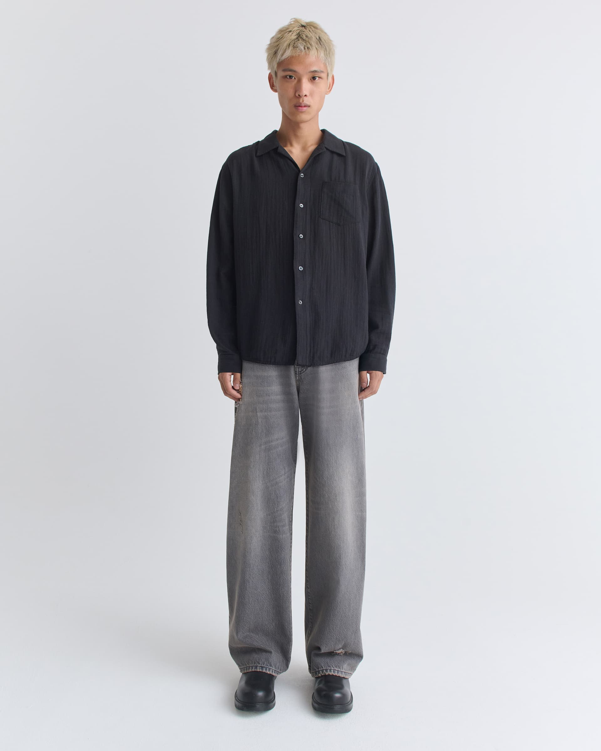 1312_6911ba0e8b-18_leo_shirt_light_black_0845-large