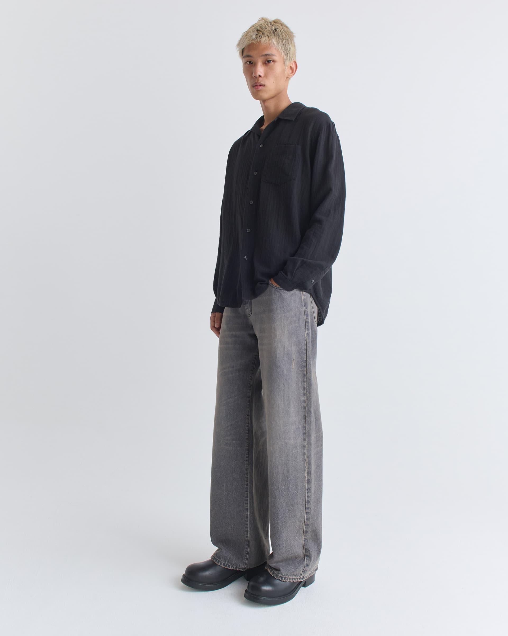 1312_8f915fac84-18_leo_shirt_light_black_0871-large