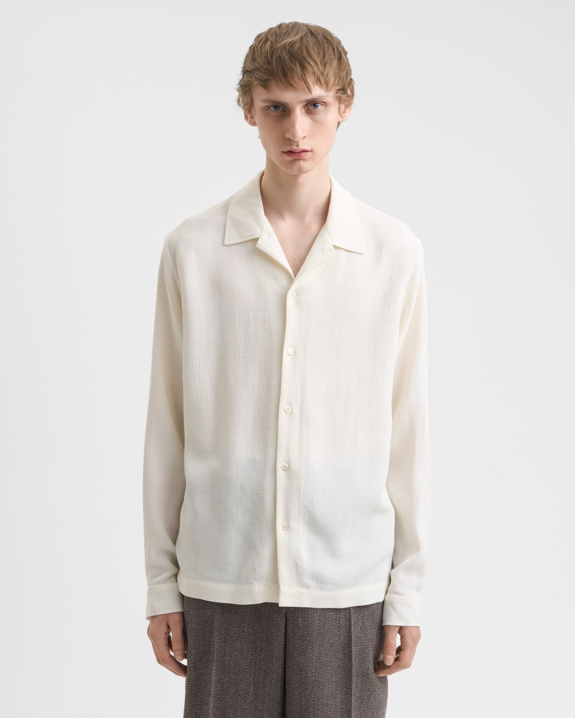 1315_cf689f1f29-sefr_fw26_sense-shirt-off-white-crepe_9993-large