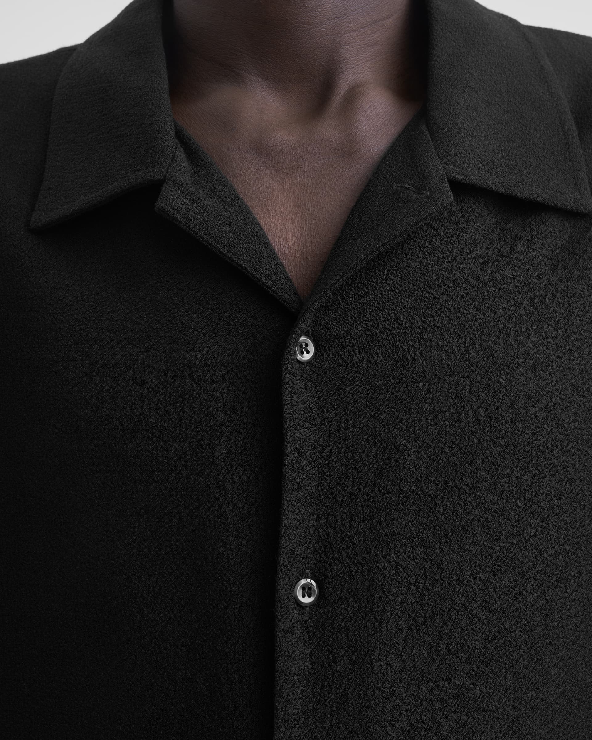 1317_b007faa016-sefr_fw26_sense-shirt-black-crepe_3994-large