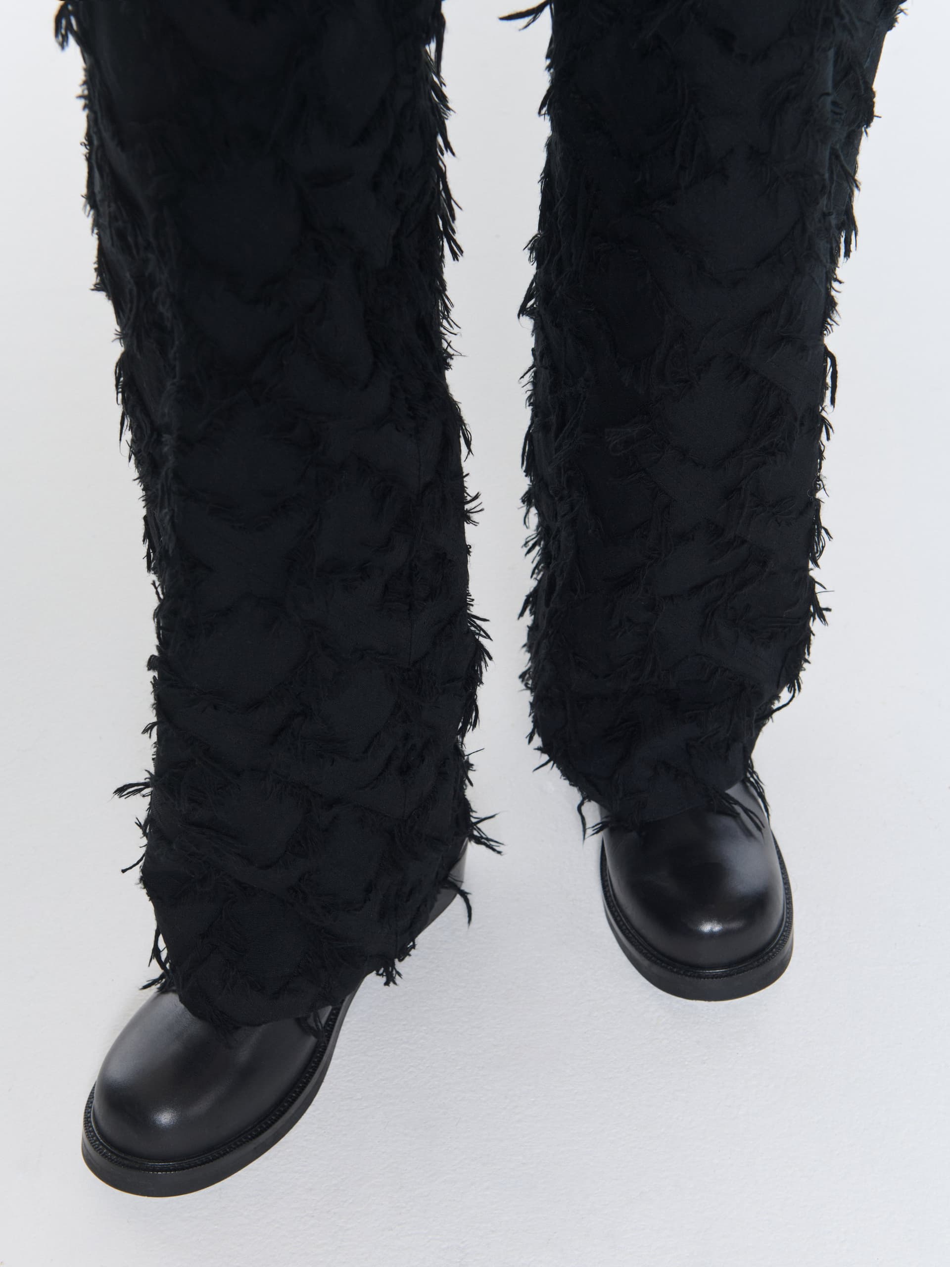 1322_5ec7b7371d-nikos-jeans-fringed-black-twill_044-large