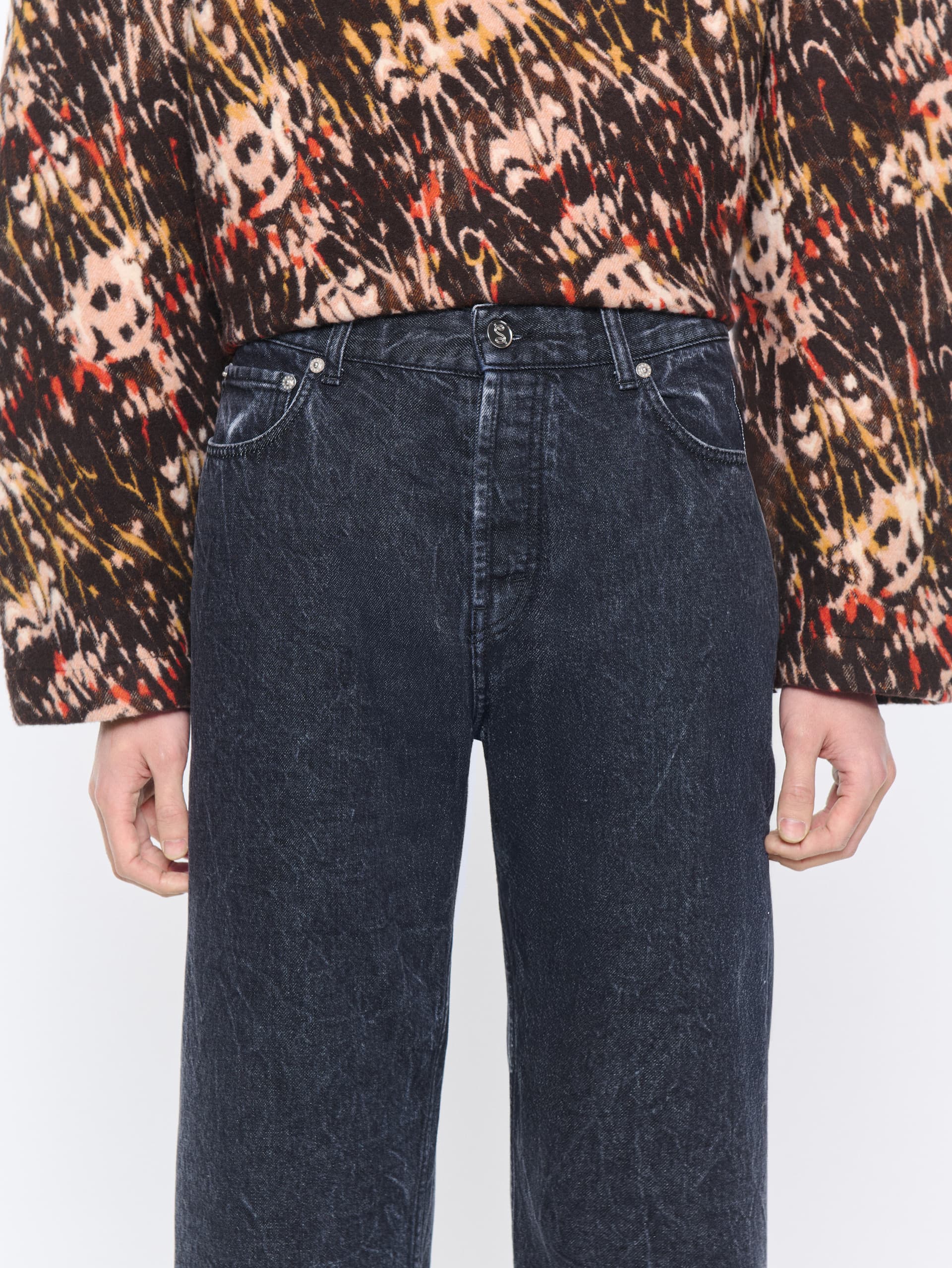 1328_a026797e50-classic-cut-jeans-black-marble_011-large