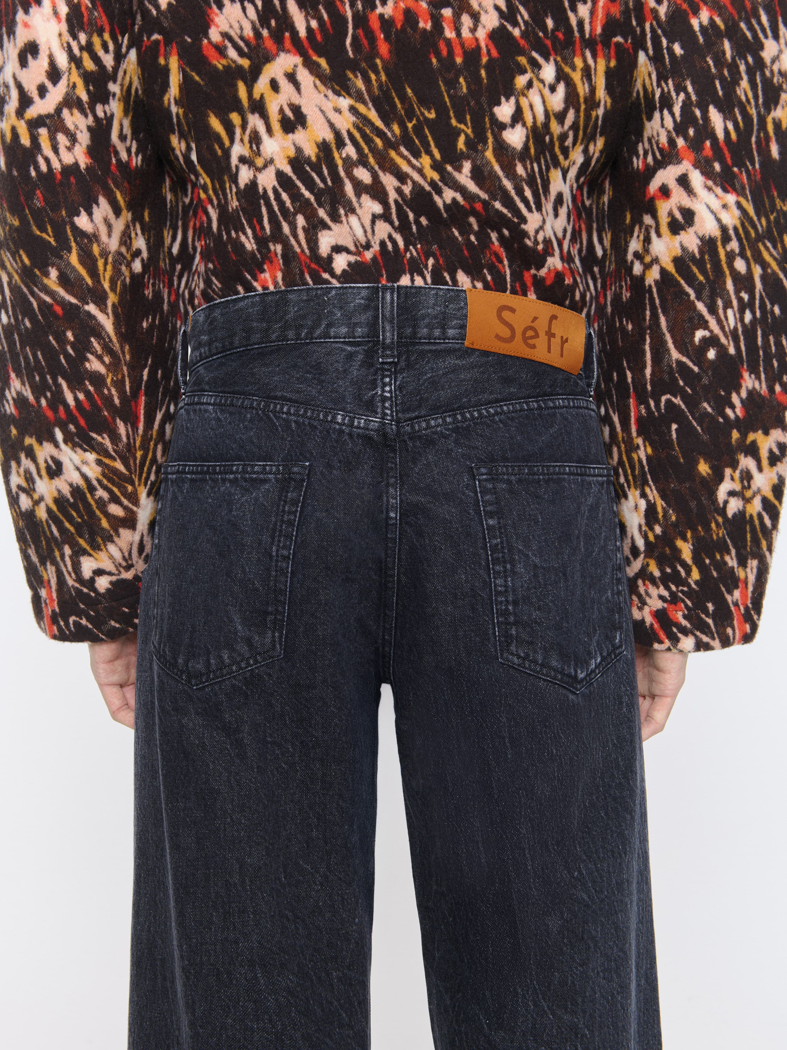 1328_c3c0edd34f-classic-cut-jeans-black-marble_044-large