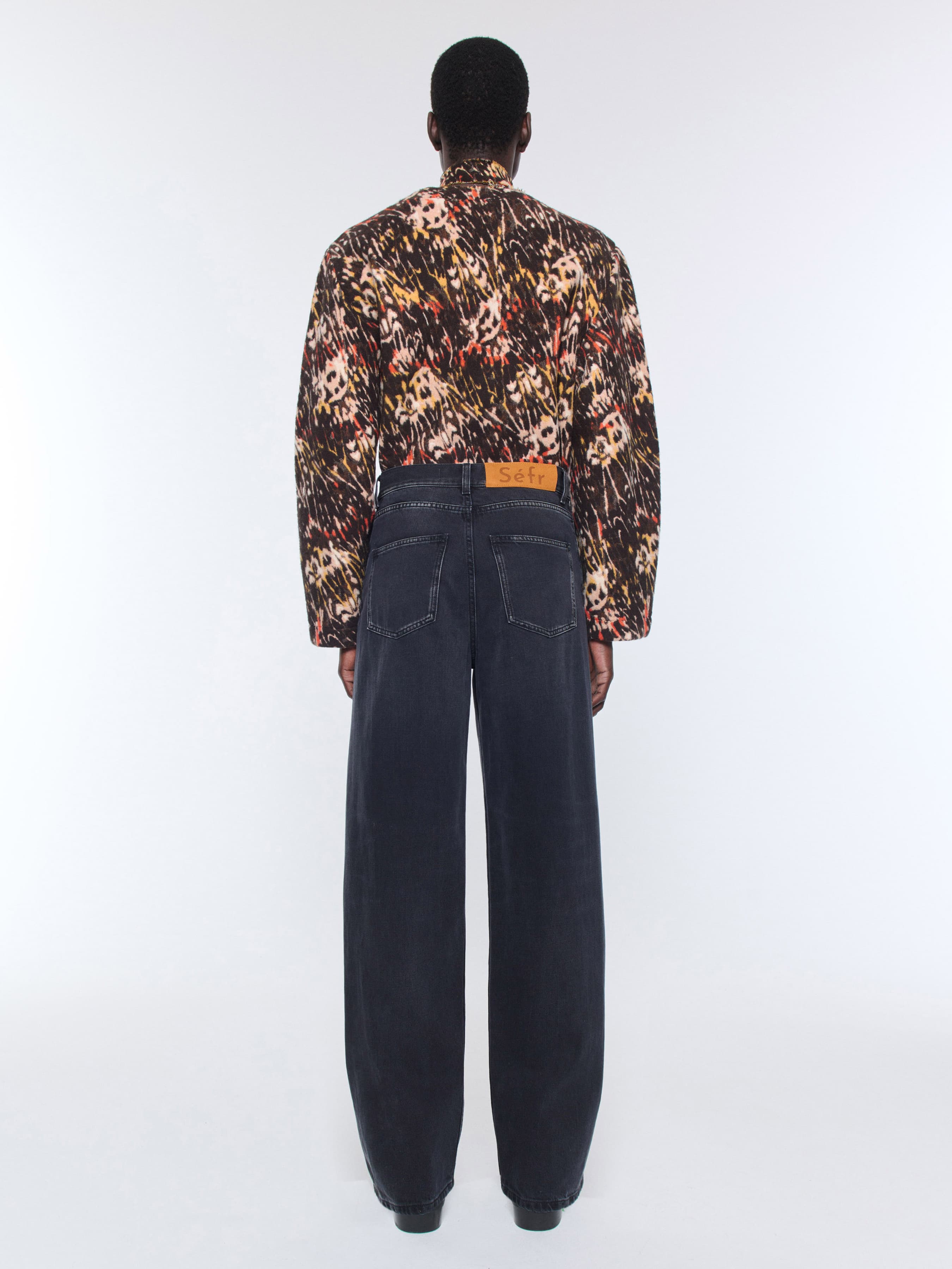 1330_b5c23f8299-wide-cut-jeans-creased-black-wash_036-large