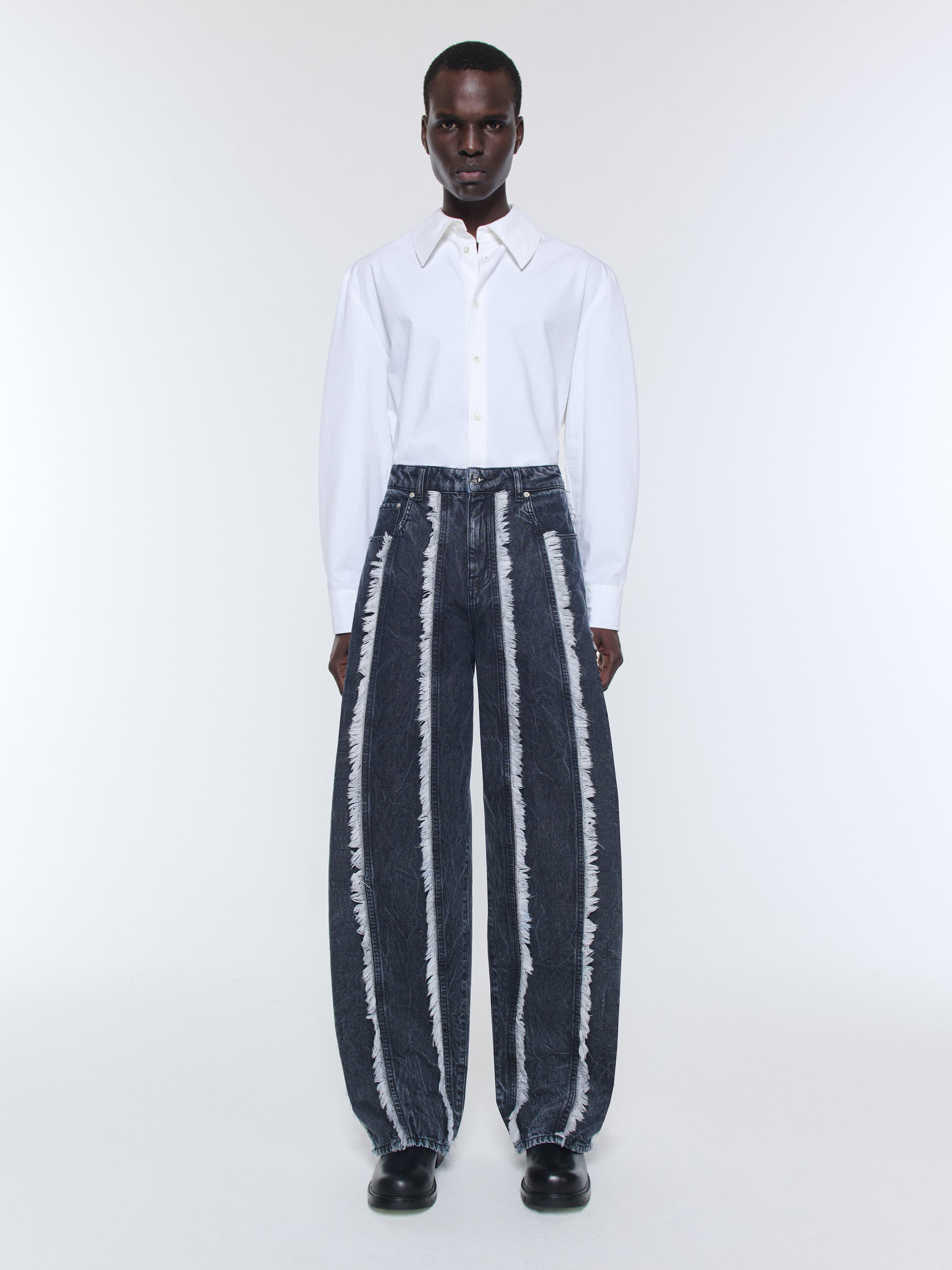 1331_fcc045d36f-cutline-jeans-aluminum-wash_022-large