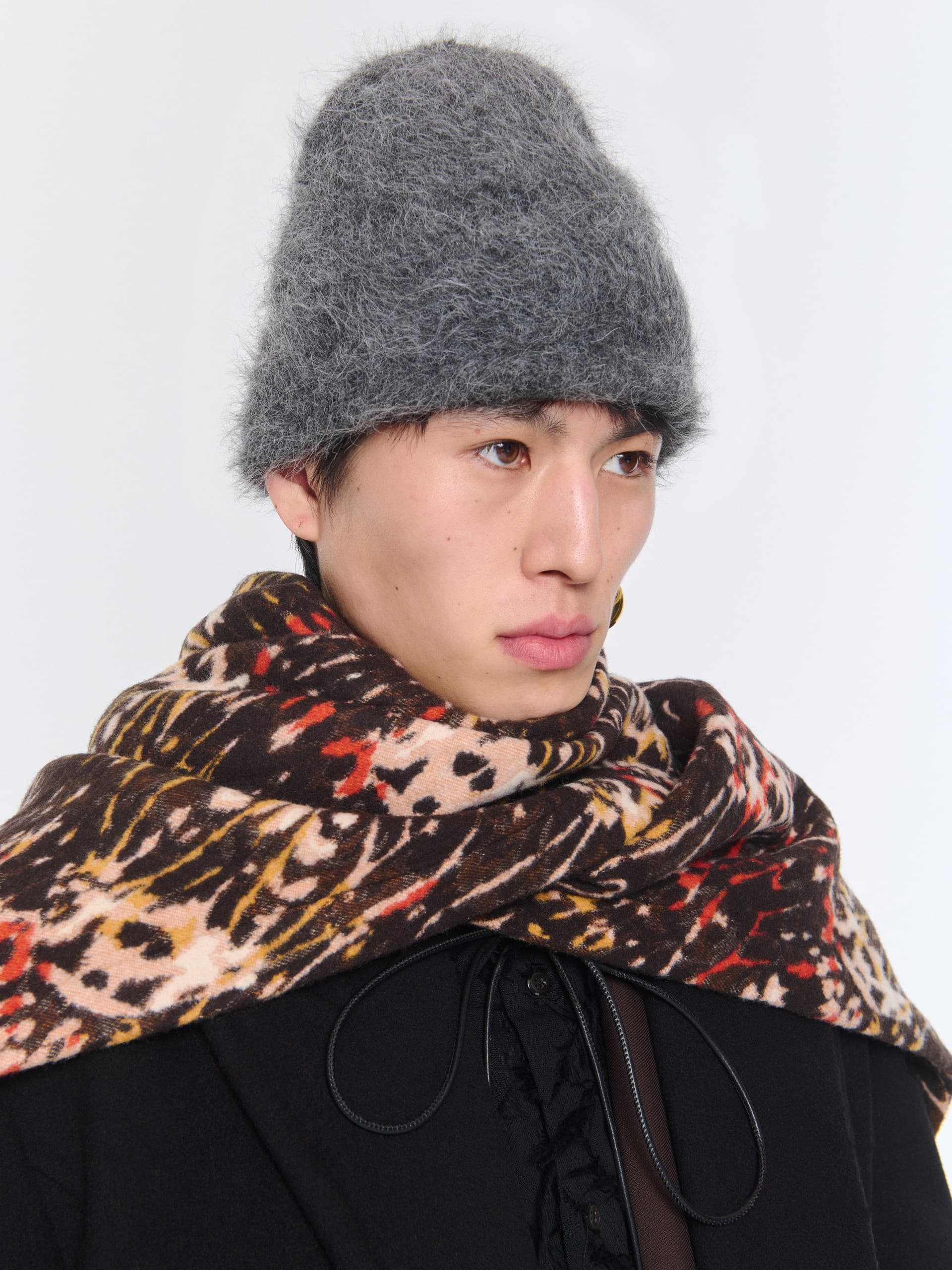 1345_e695ebc99e-fuzzy-beanie-charcoal-alpaca_023-large