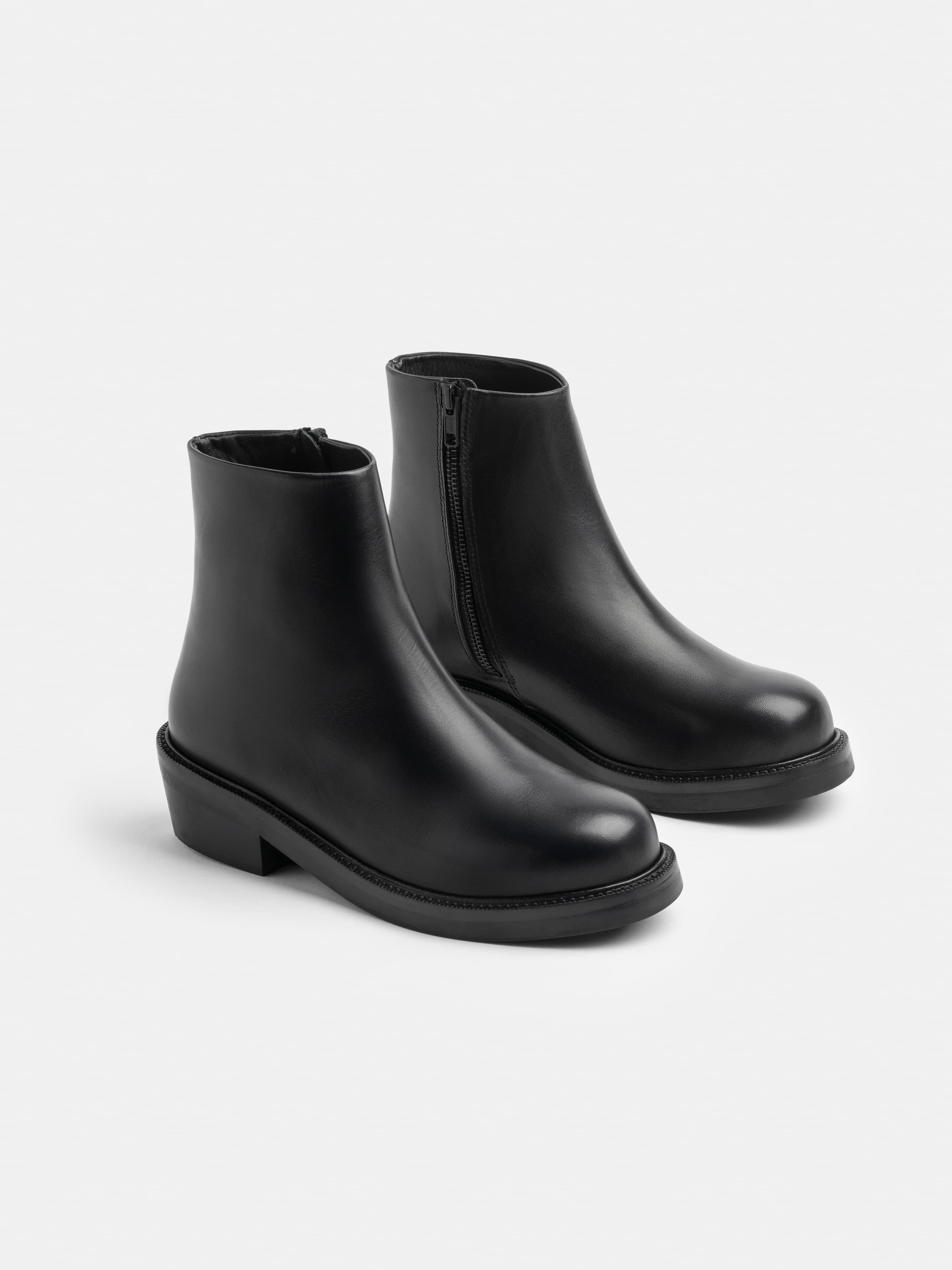 1356_159f150a71-1010_7ce67dfcdc-_0003_svartboot_dam_2-original-large