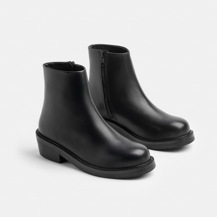 1356_159f150a71-1010_7ce67dfcdc-_0003_svartboot_dam_2-original8937-square