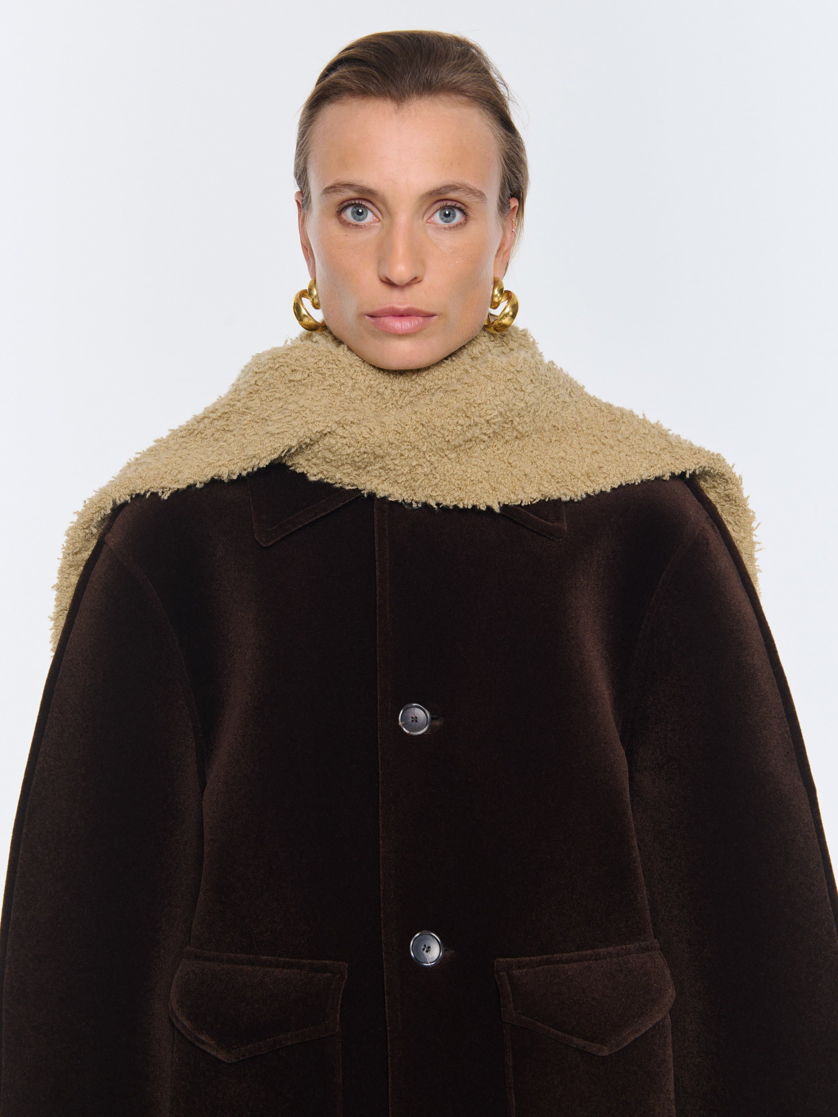 1357_ea18ac09d3-manti-scarf-tussah-slubby-beige_018-large
