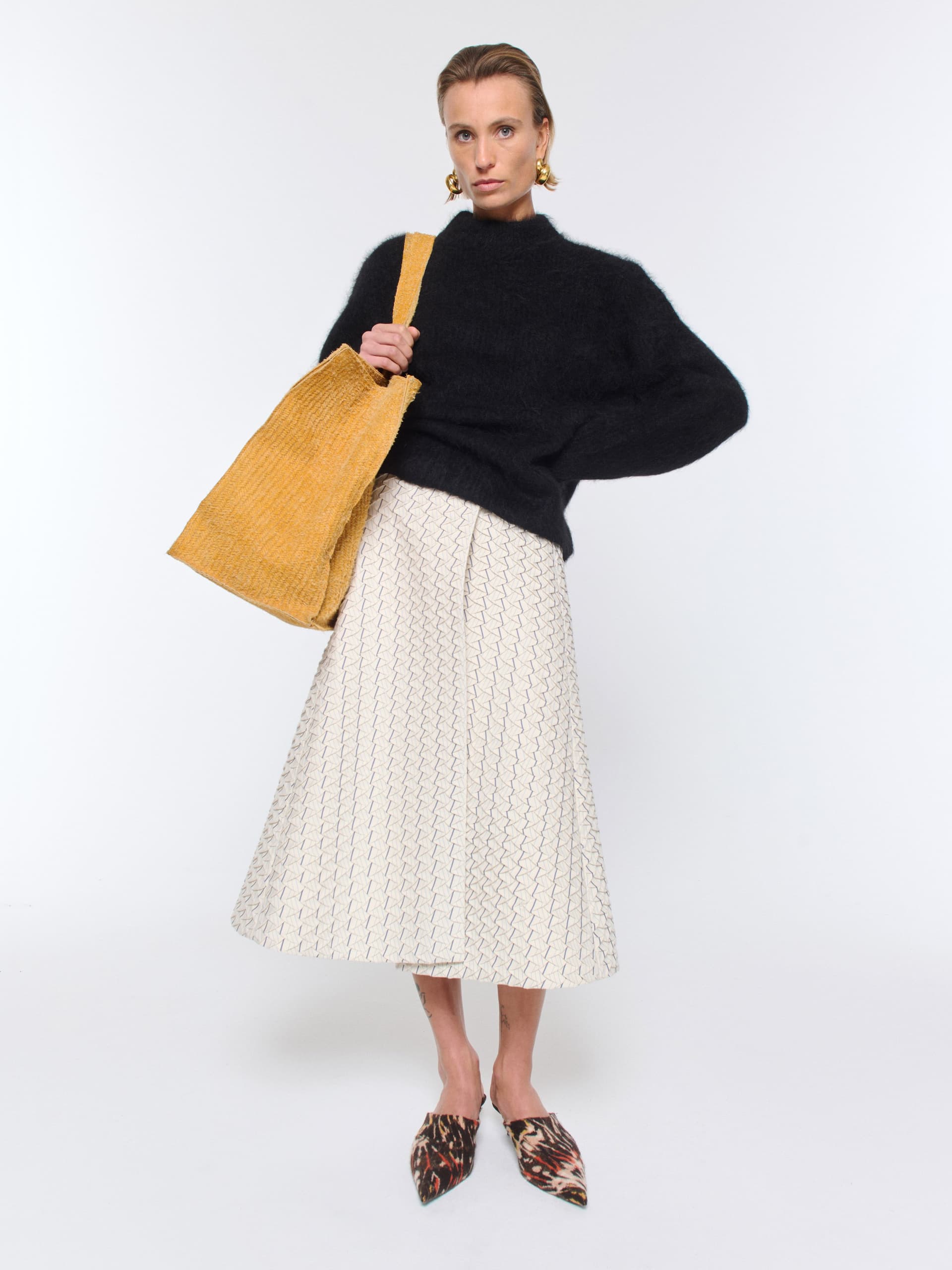 1365_7ed7b462a6-haru-sweater-black-alpaca_028-large