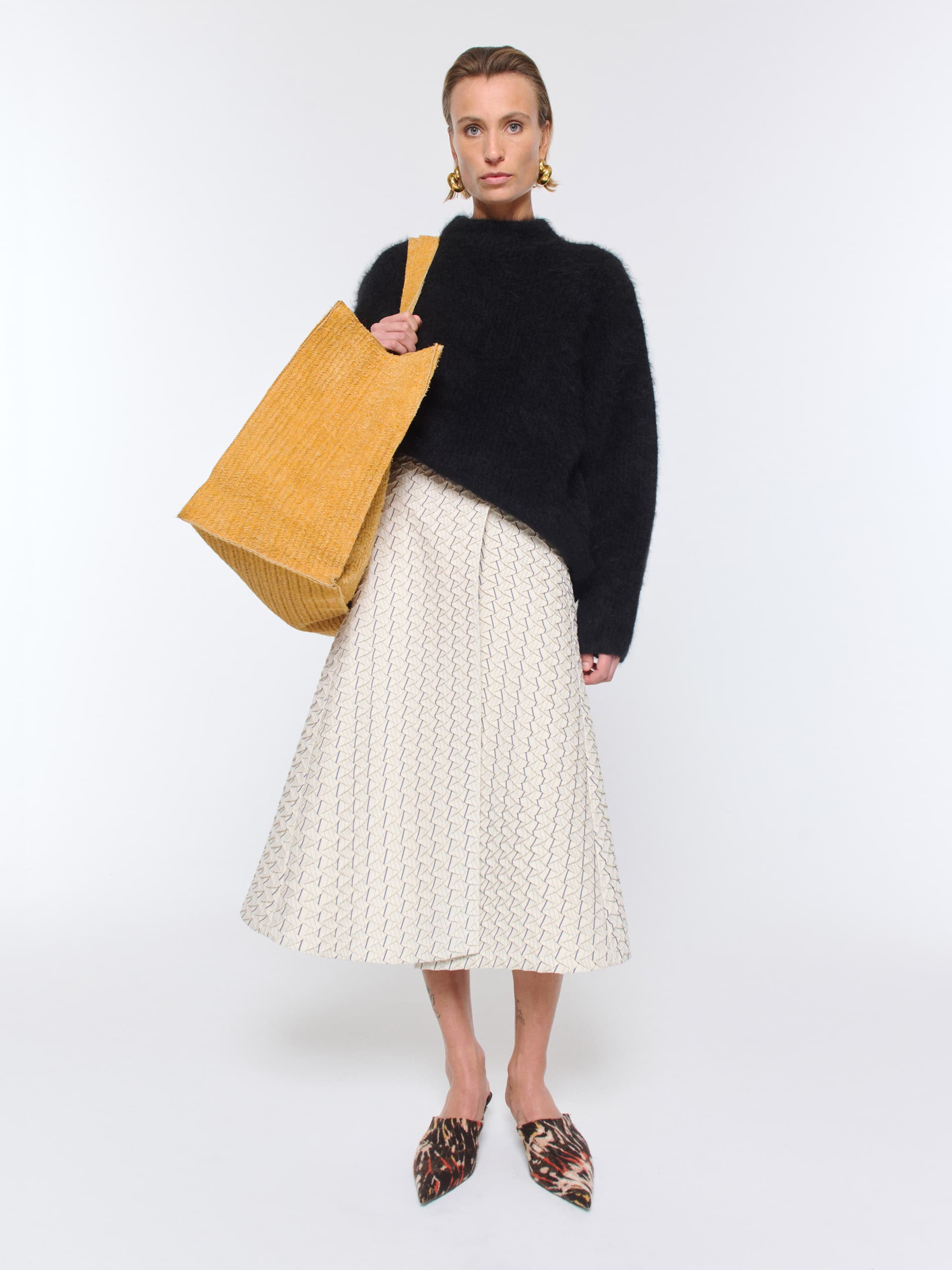 1365_bf4d01091f-haru-sweater-black-alpaca_016-large