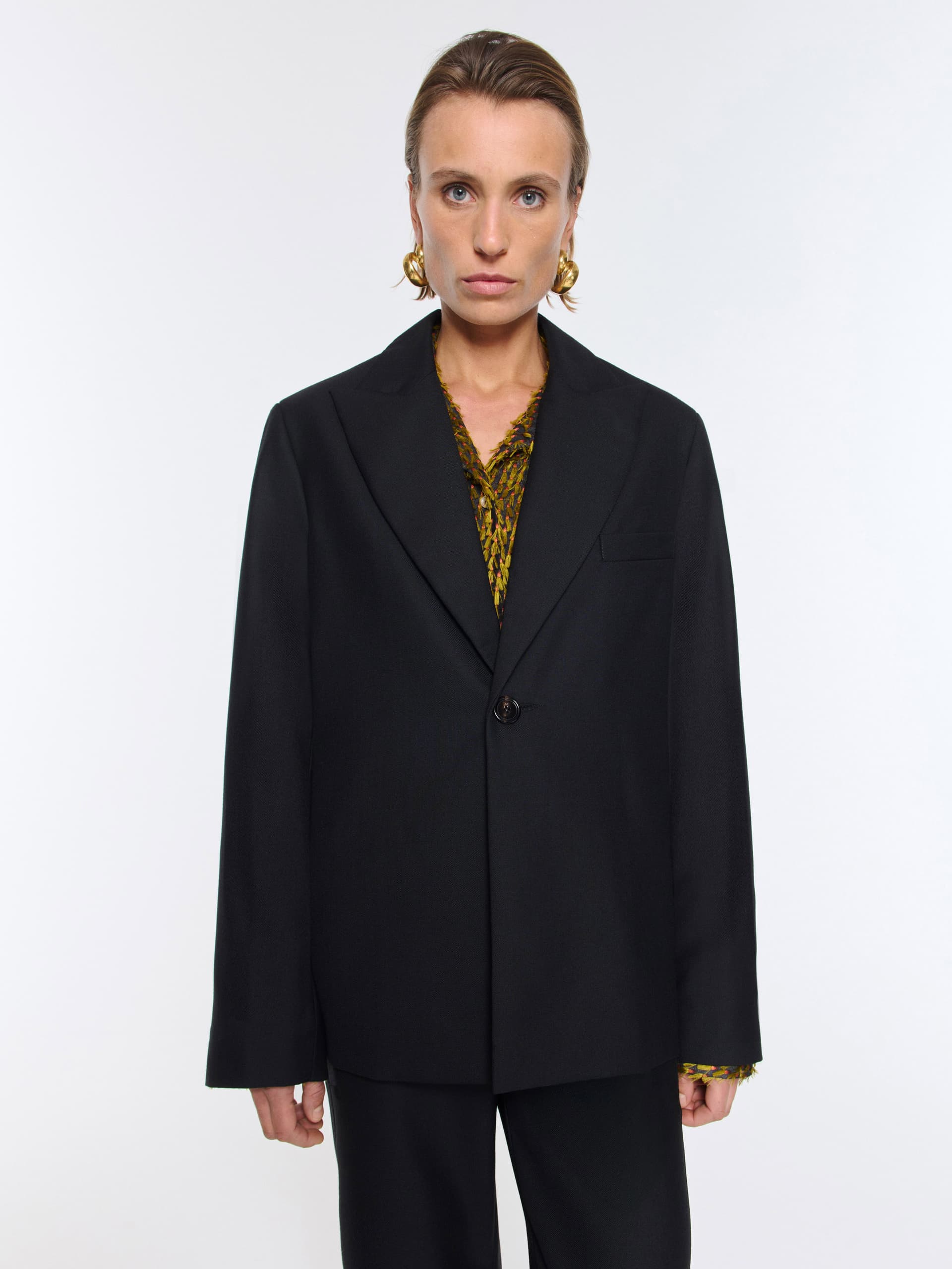 1371_8a8a1e704f-leah-blazer-black-wool_033-large