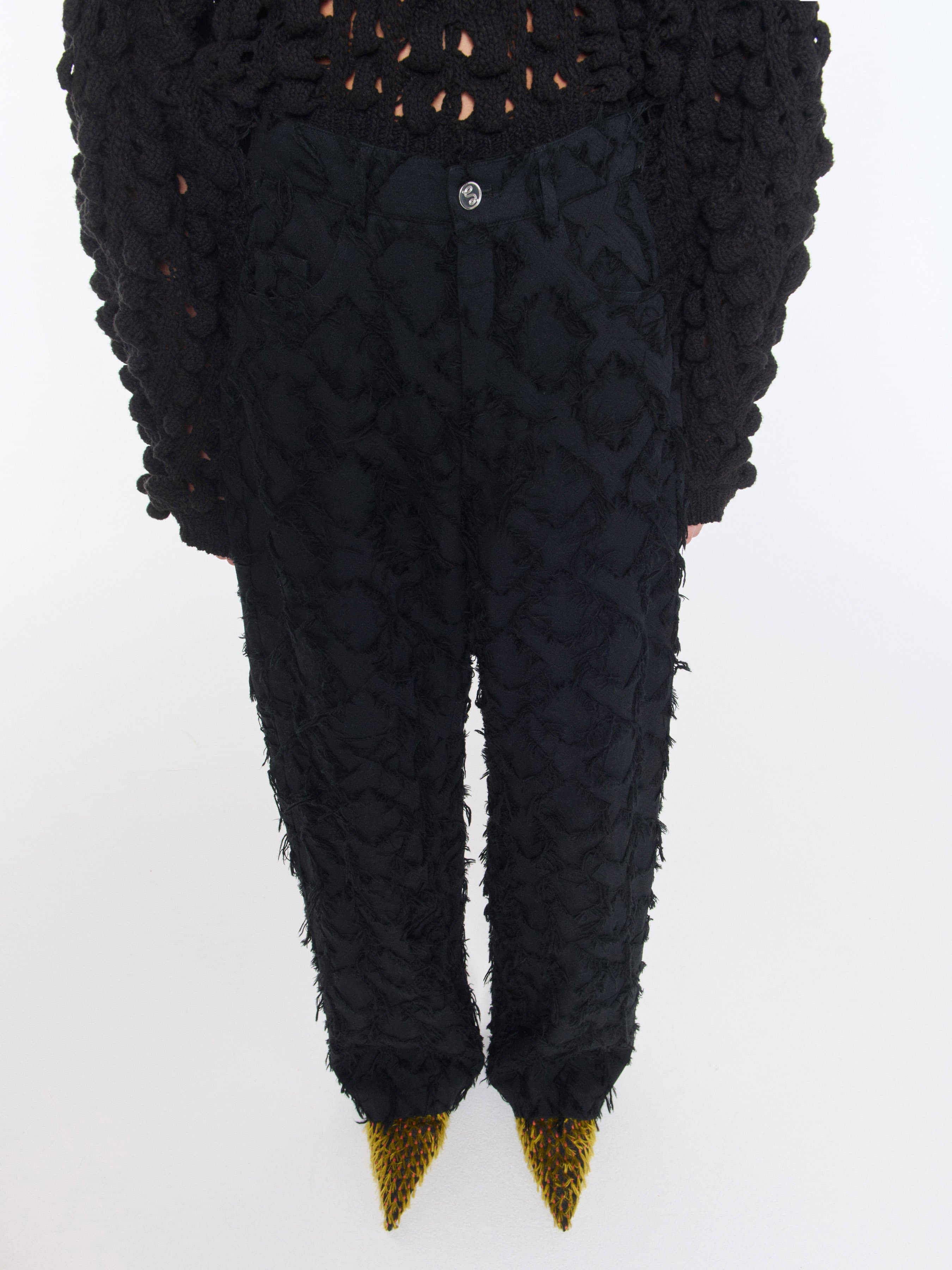 1377_fd530259d9-loose-cut-jeans-fringed-black-twill_039-large