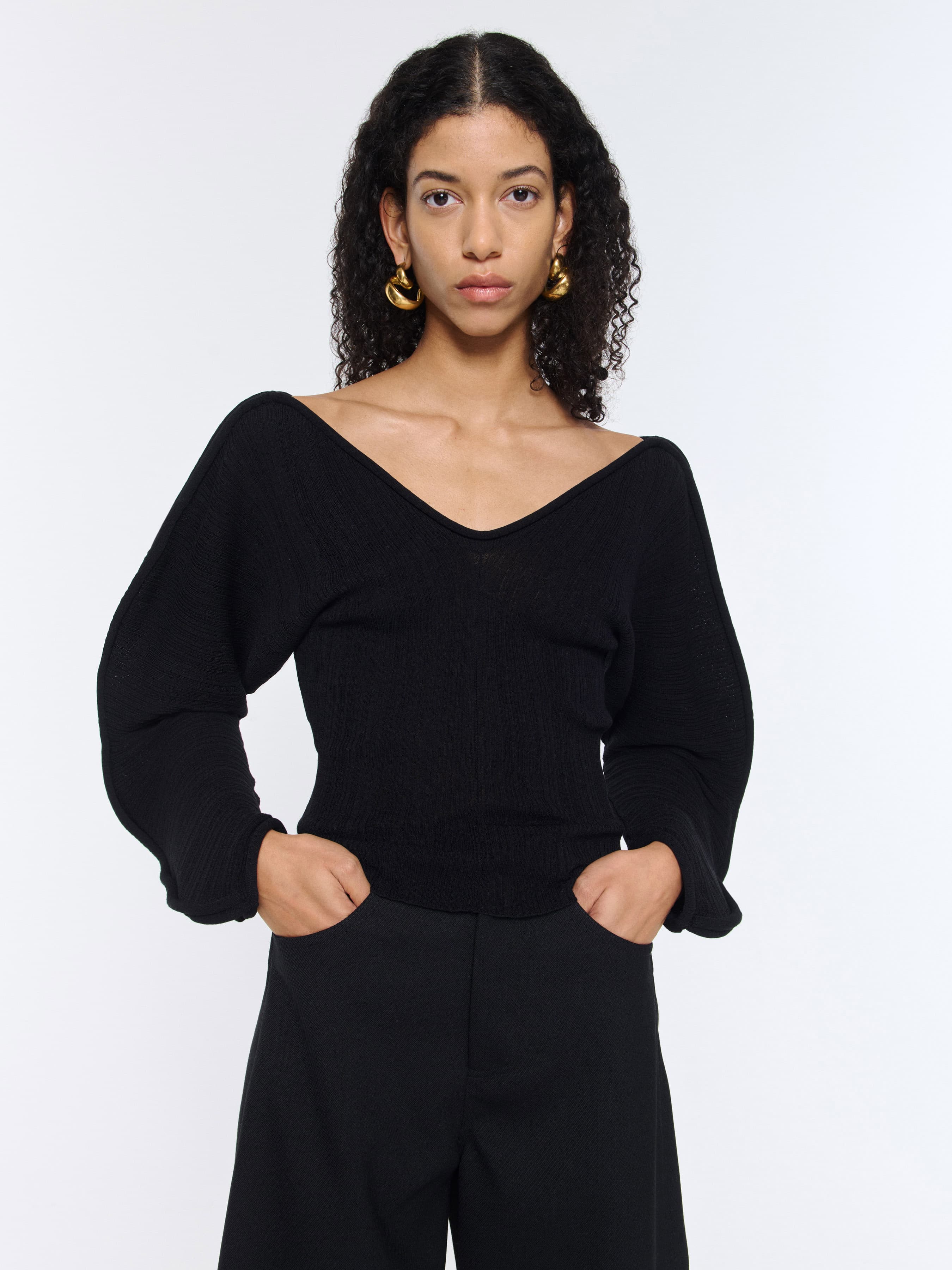 1407_4e912735a9-anguille-sweater-fluid-curved-black_025-large