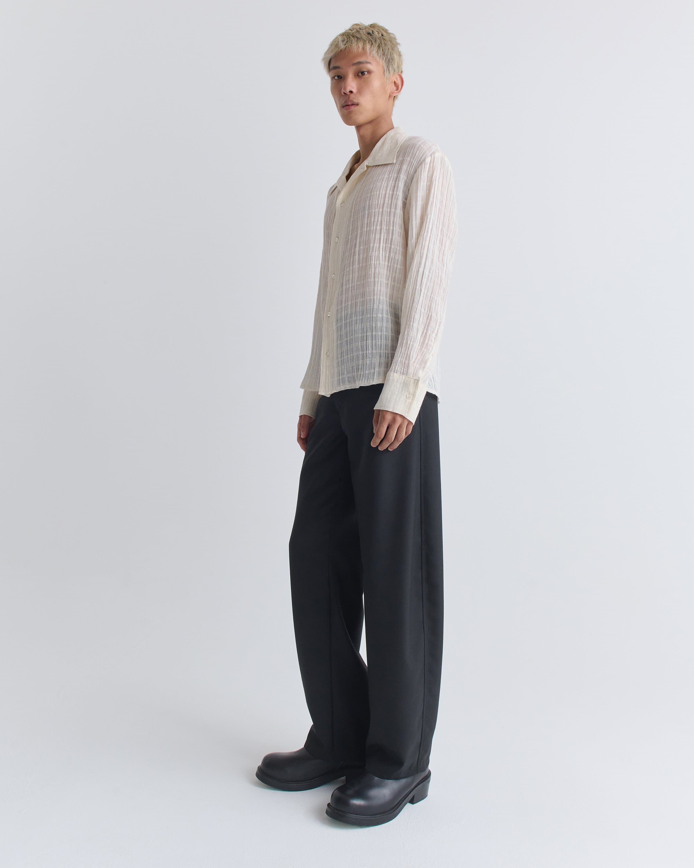 1429_0c2193e556-01_ignacio_shirt_cloud_white_check_0030-large