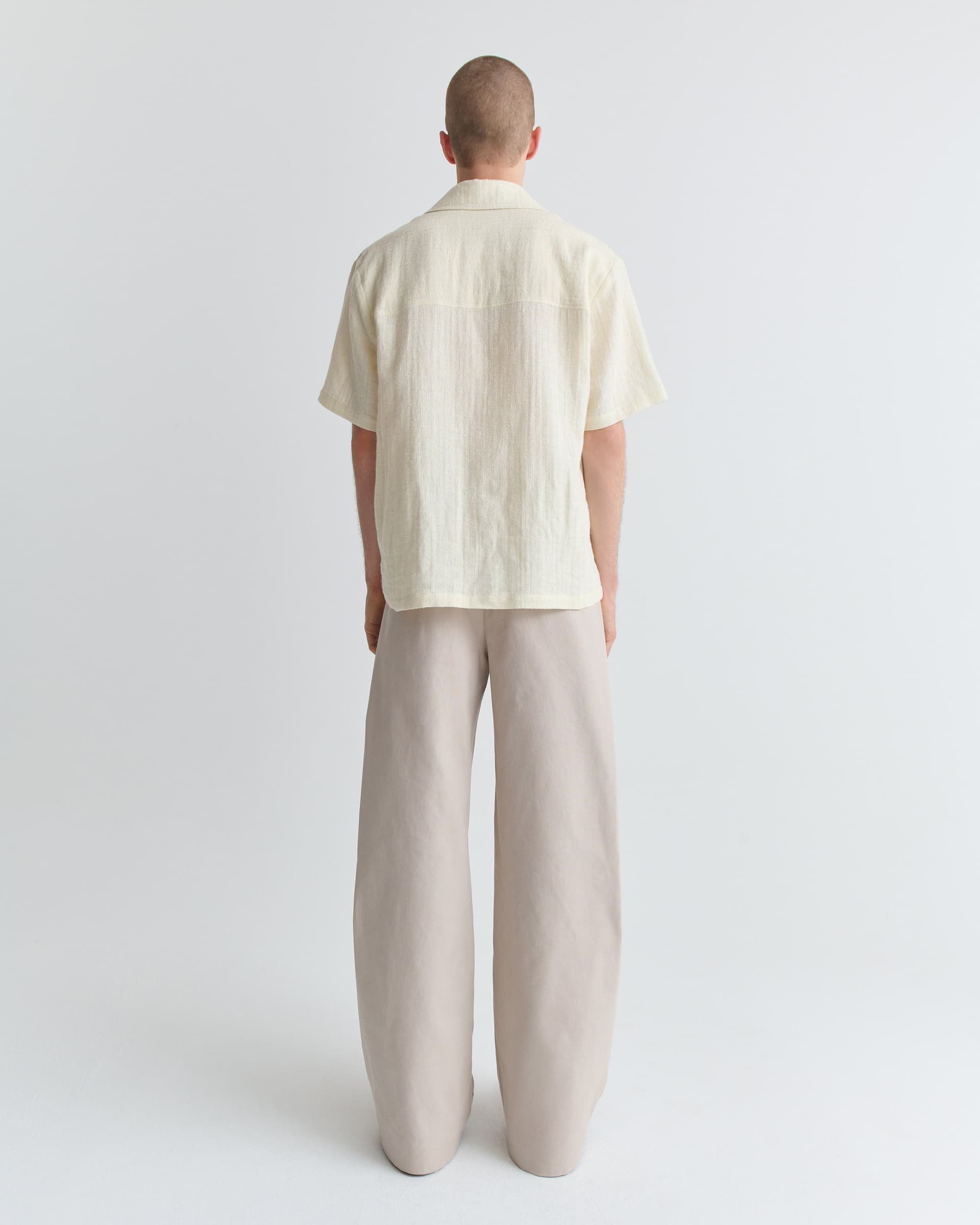 1457_0986a0b971-18_dayot_shirt_dog_days_ecru_1234-large