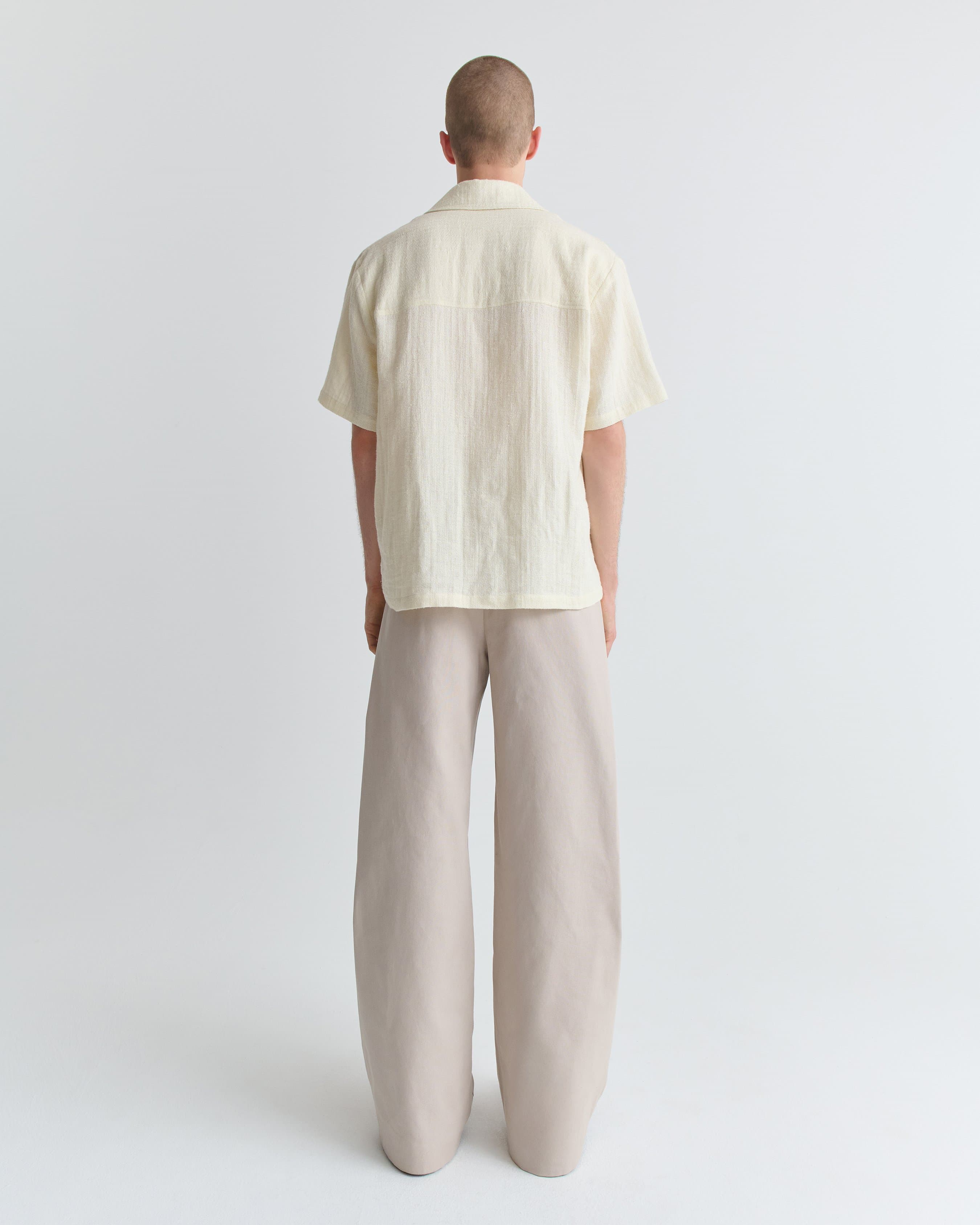 1457_0986a0b971-18_dayot_shirt_dog_days_ecru_1234-large