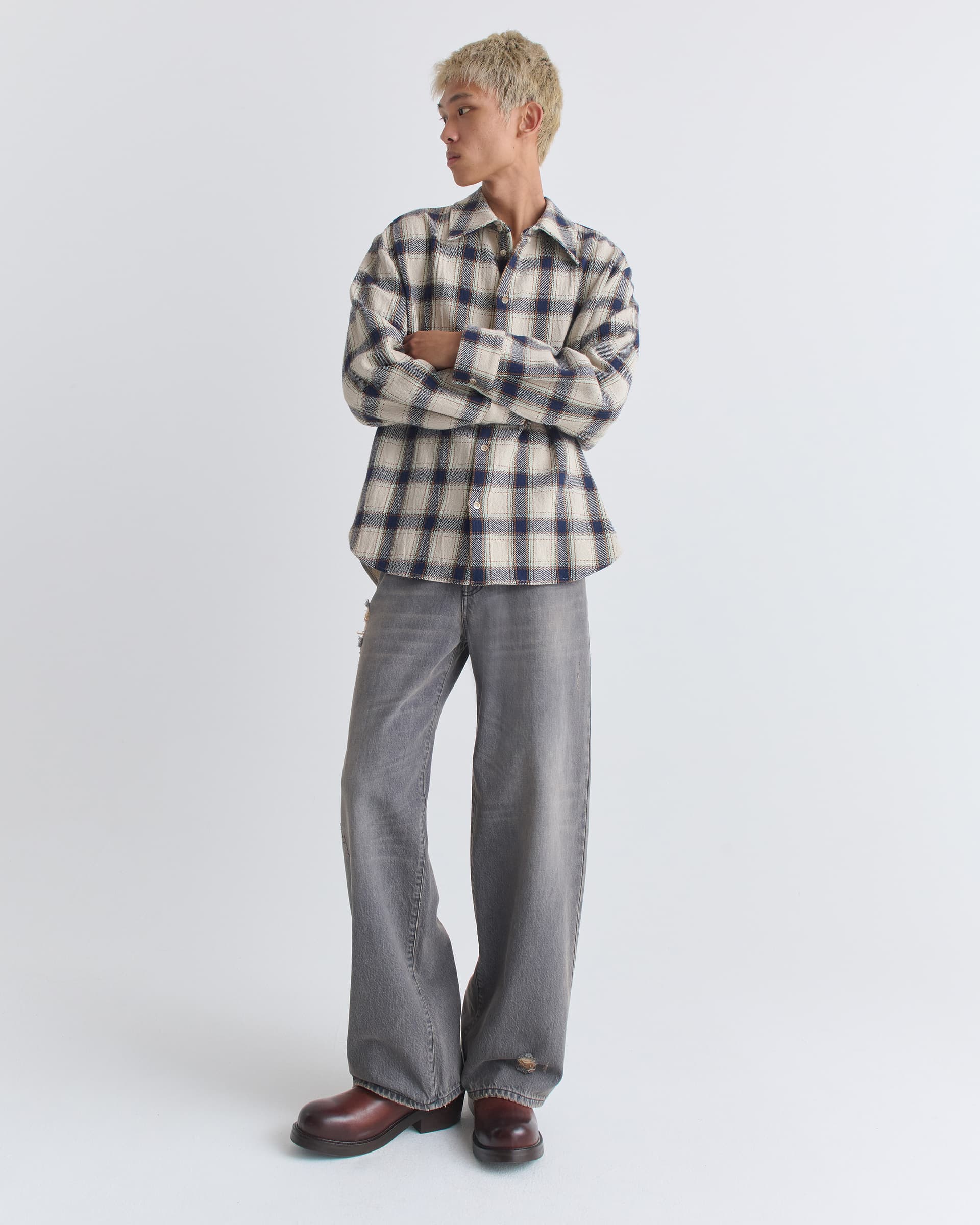 1462_8e07bc61a2-17_wes_shirt_navy_tablecloth_check_0809-large