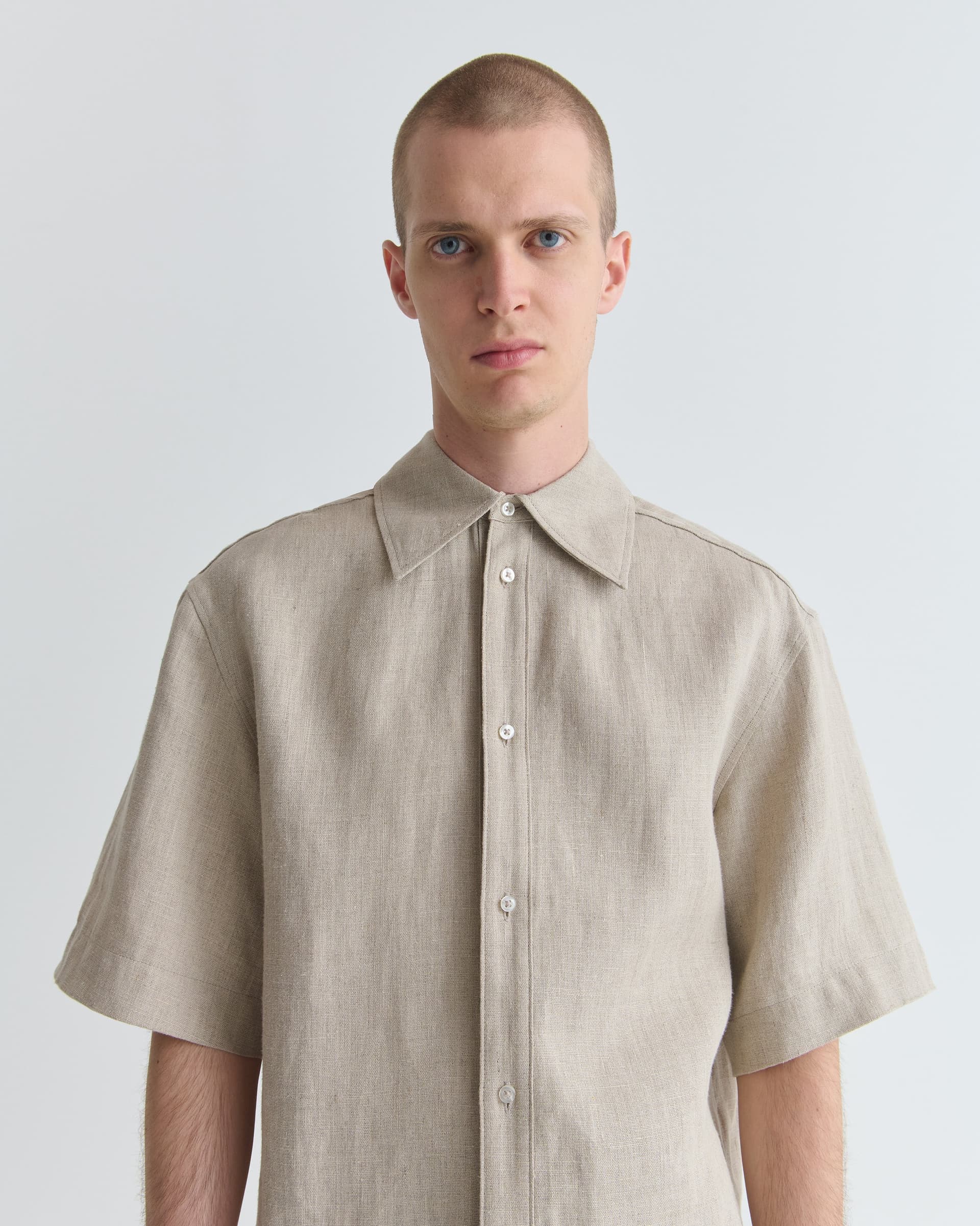 1463_1fd3dd909a-10_dao_shirt_beige_concrete_linen_0685-large