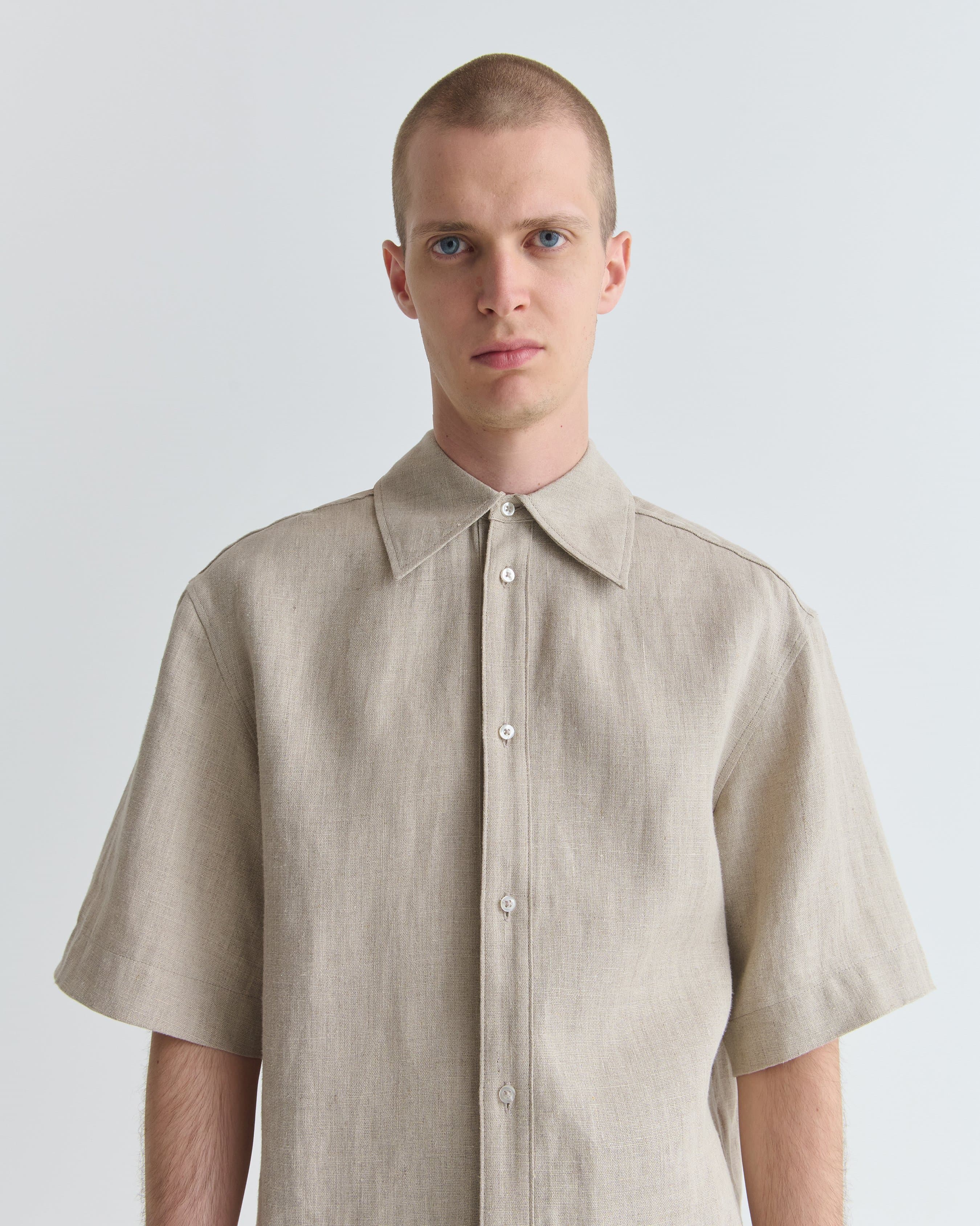 1463_1fd3dd909a-10_dao_shirt_beige_concrete_linen_0685-large