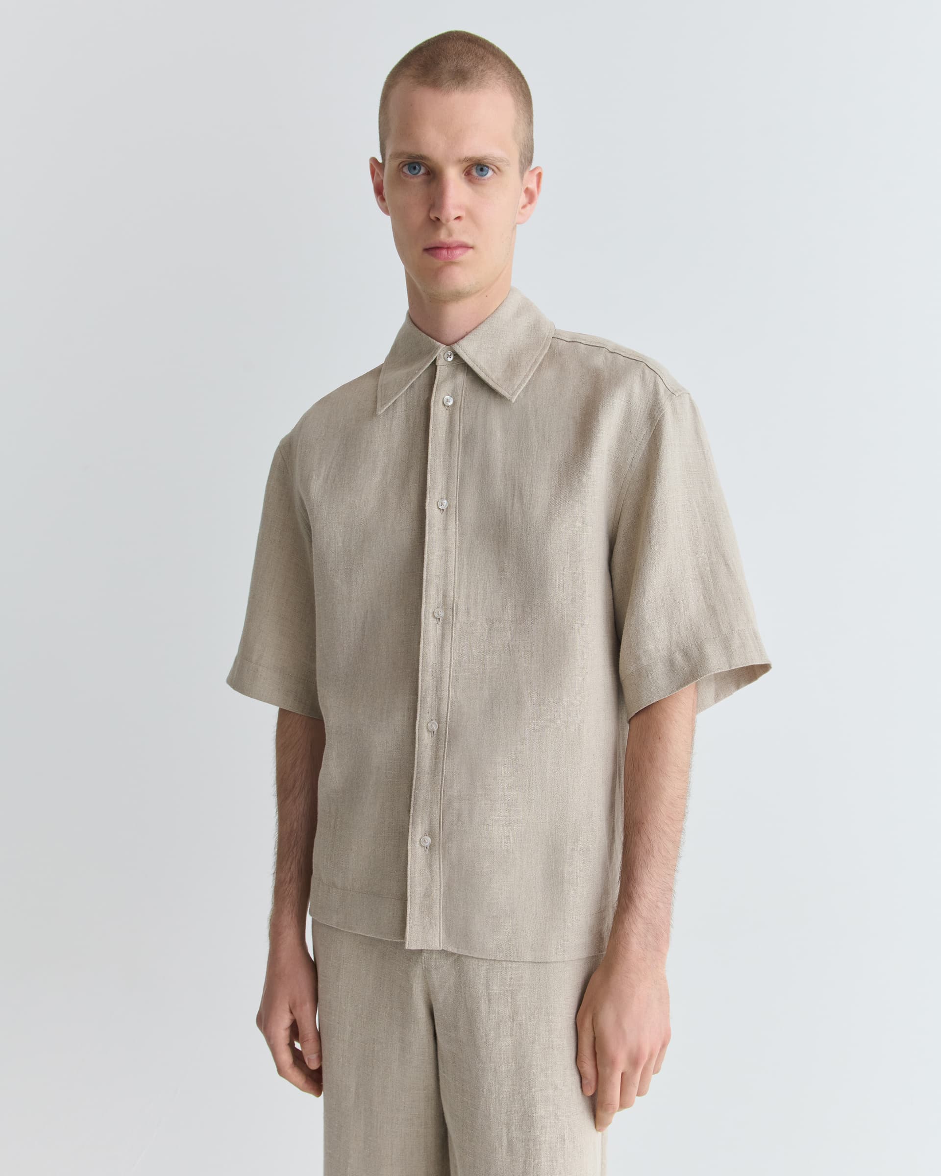 1463_9c5ad2a930-10_dao_shirt_beige_concrete_linen_0683-large