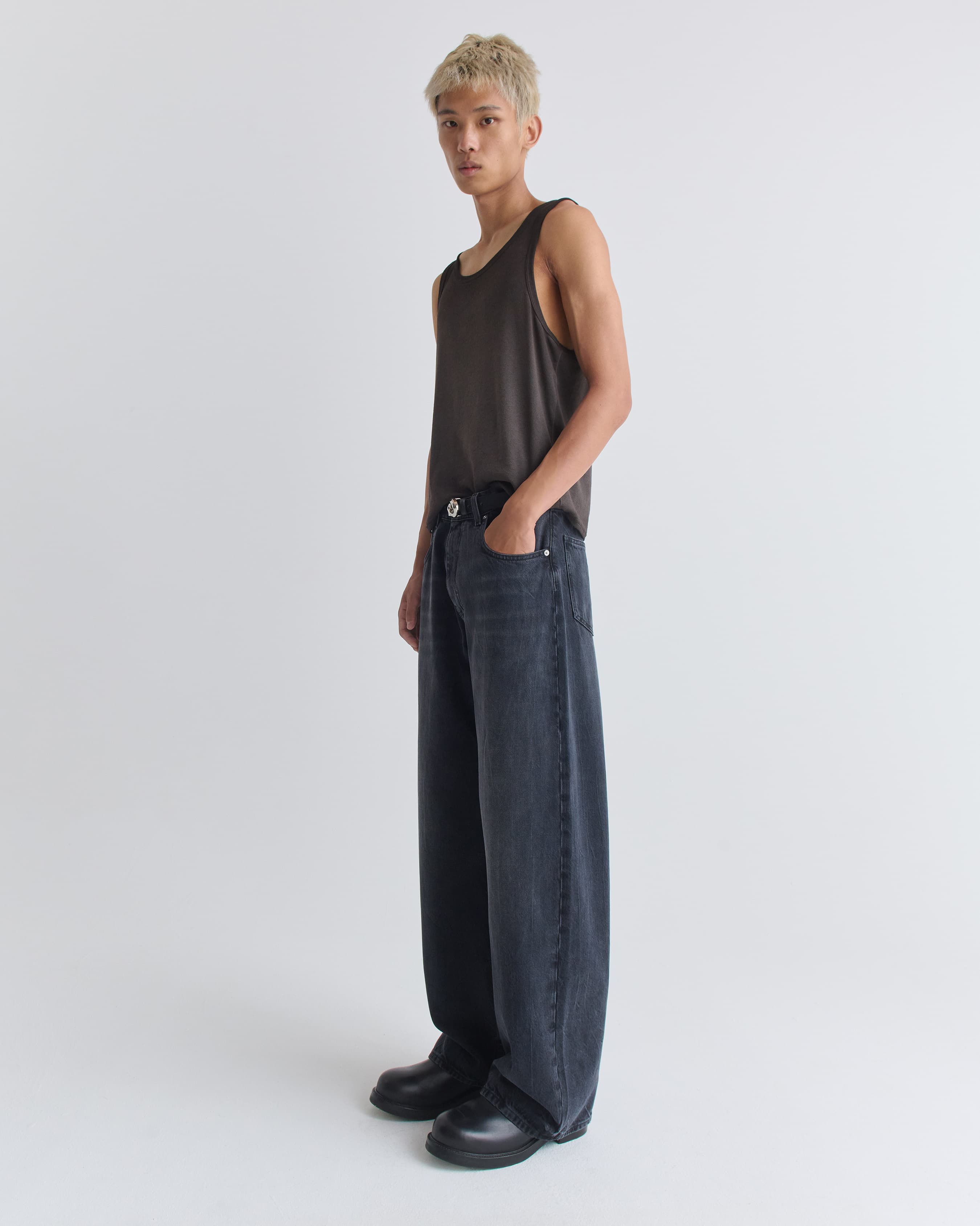 1465_f042bda371-13_cyril_tank_top_grease_0656-large