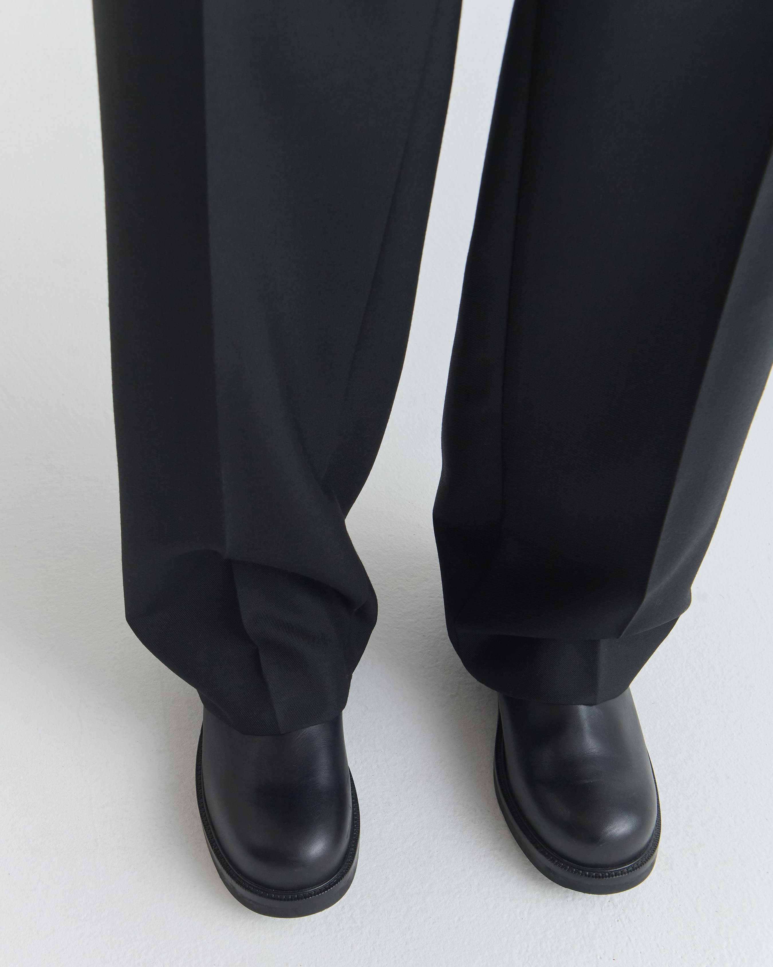 1481_b5d0ddd407-08_jeon_trousers_fine_black_wool_0424-1-large