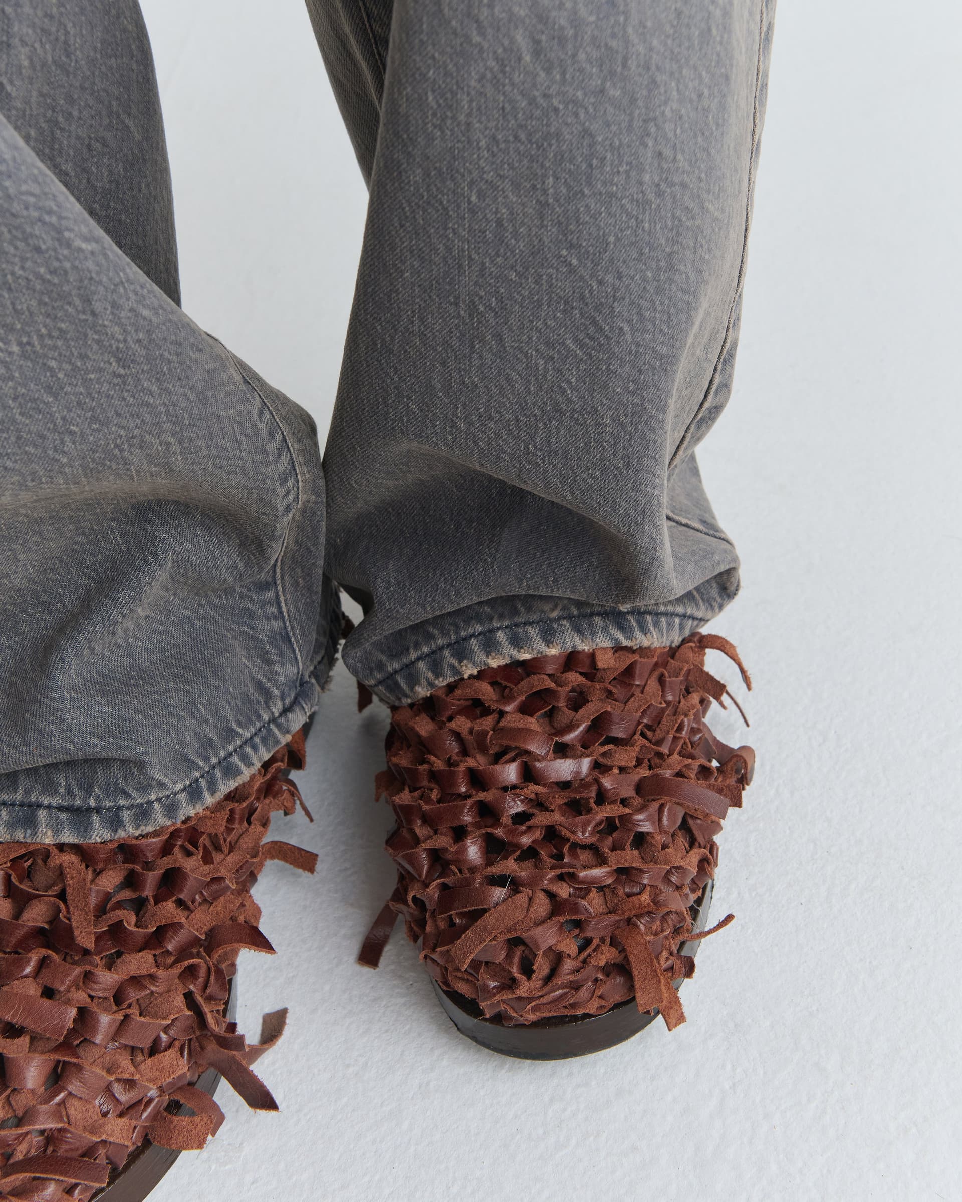 1491_9d63f3089c-16_mass_jeans_dust_black_wash_1064-large