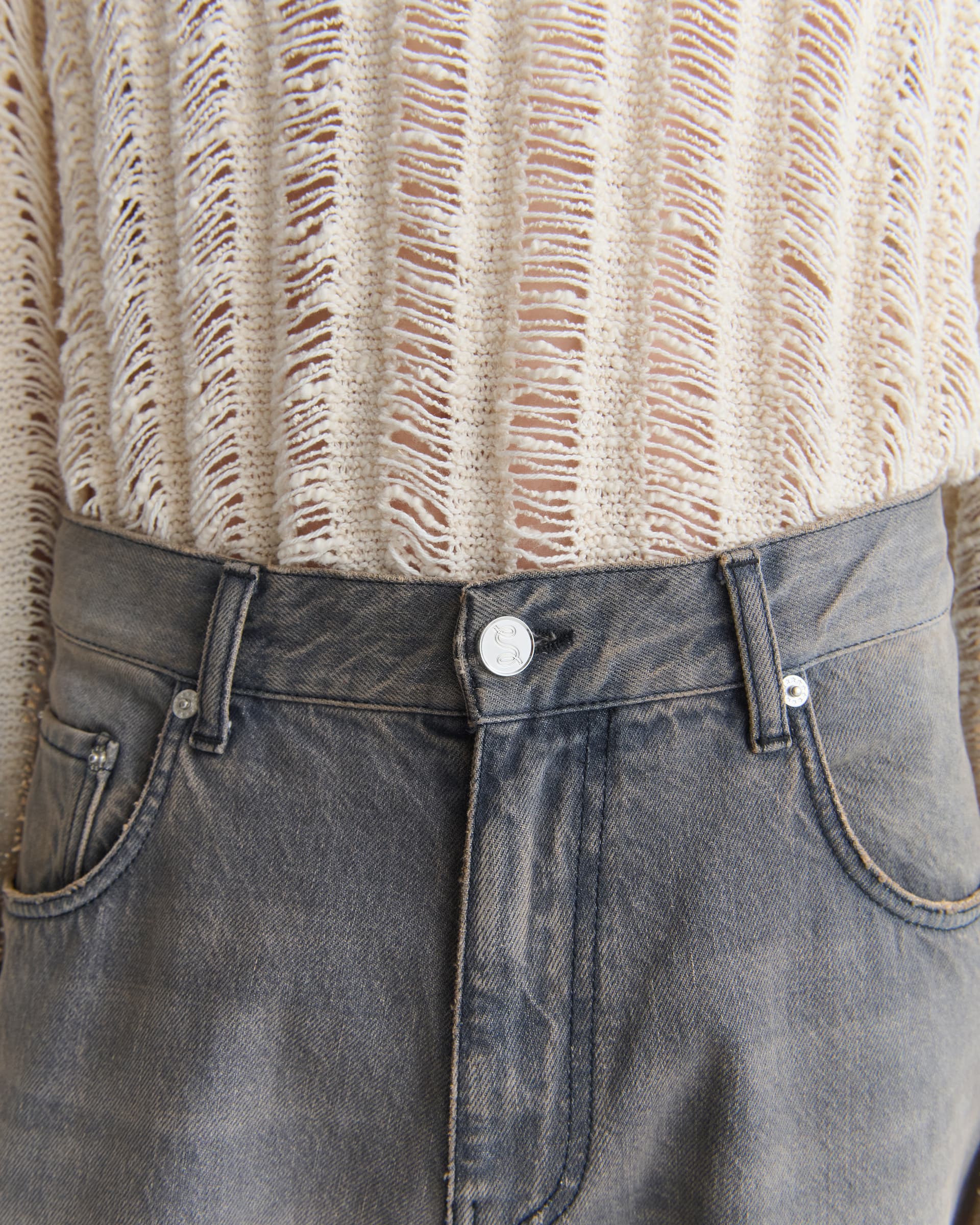 1491_d868524734-16_mass_jeans_dust_black_wash_1059-large