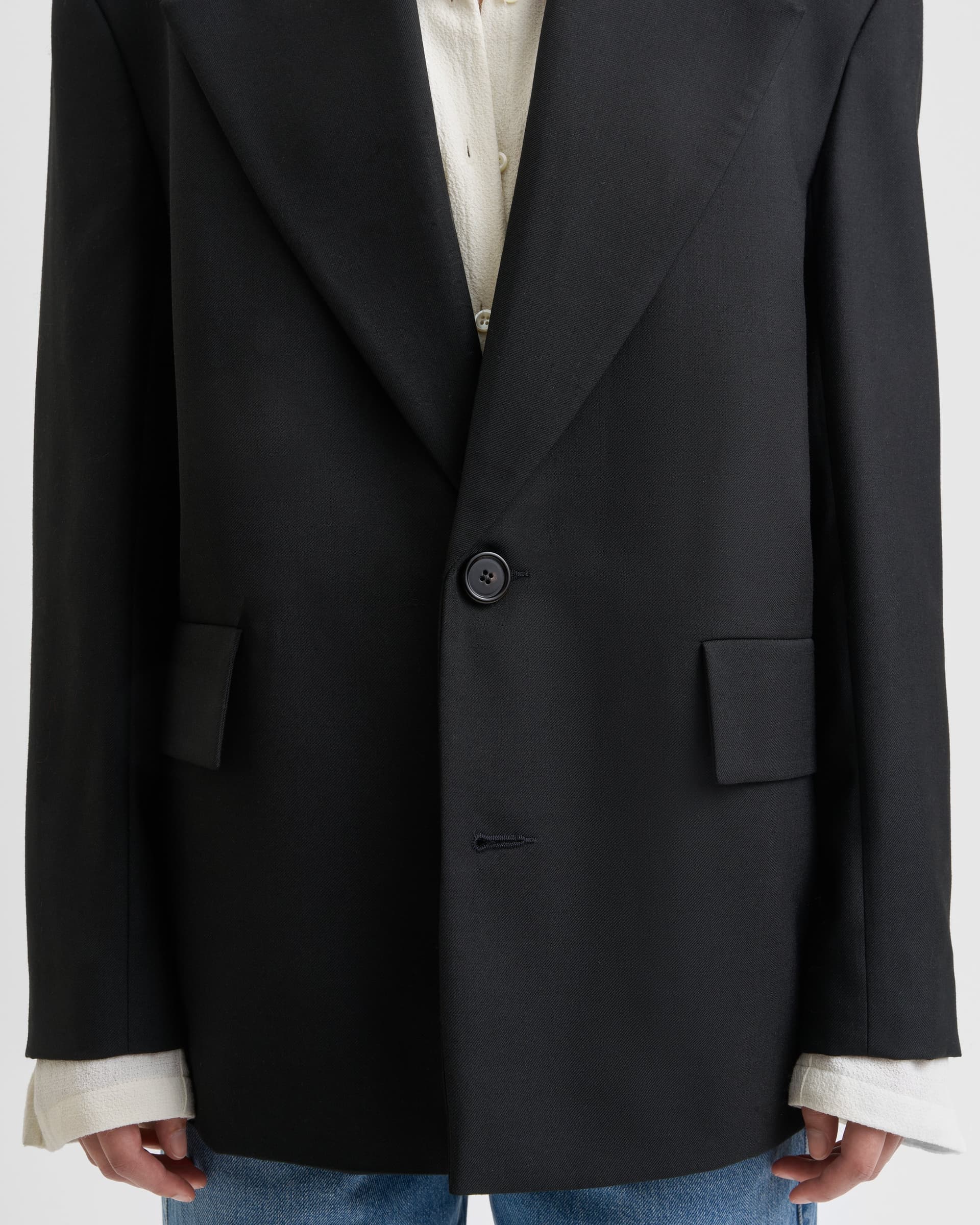 1511_a5bde1f4de-sefr_fw26_gwen-blazer-fine-black-wool_9225-large