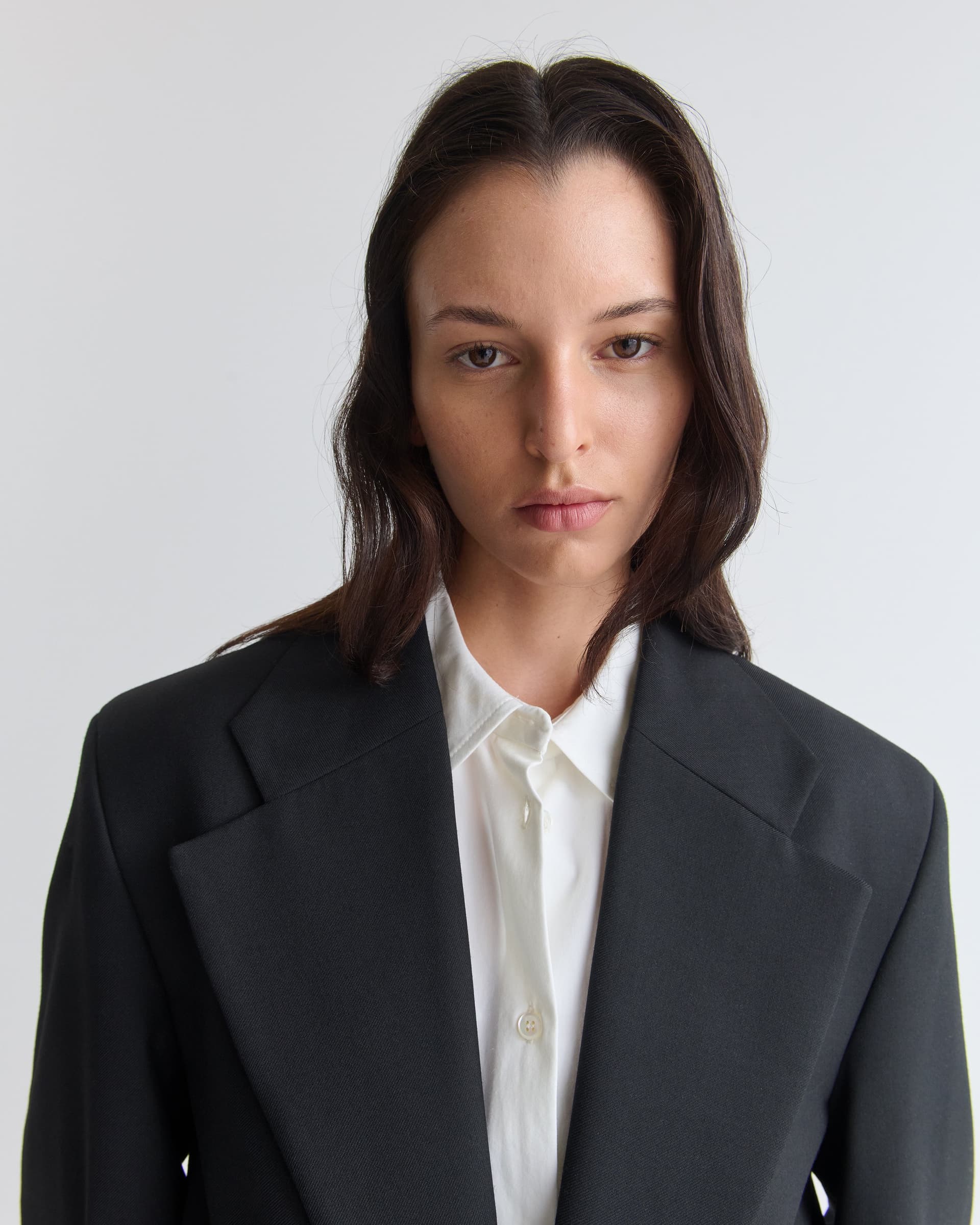 1511_bb525a0ea3-07_gwen_blazer_fine_black_wool_0360-large