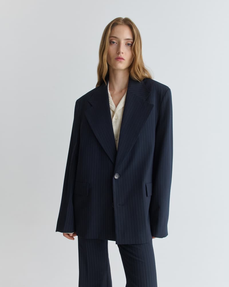 1514_b37cdcb631-08_somin_blazer_banker_pinstripe_0497-full