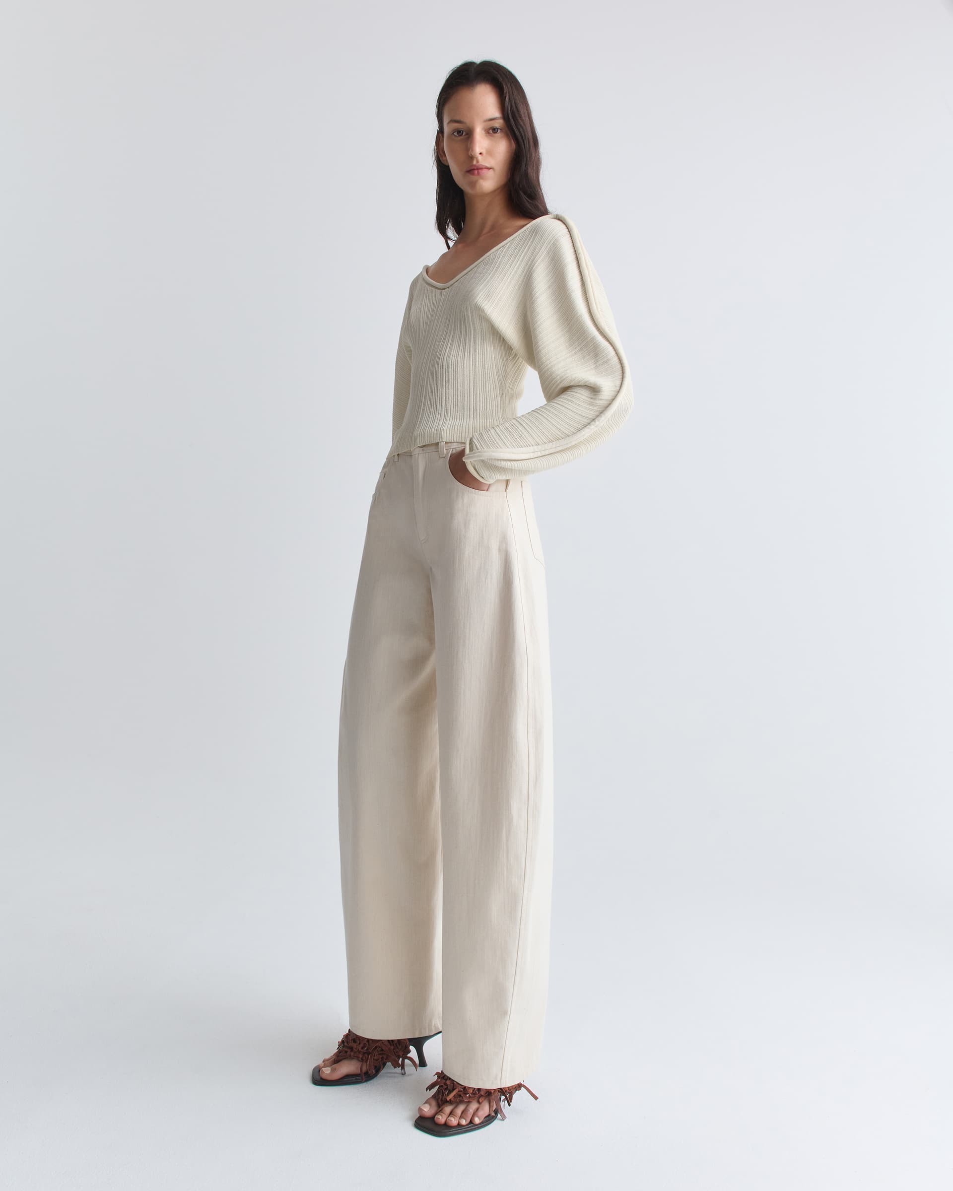 1524_5aea32726b-36_anguille_sweater_fluid_curved_cream_1906-large