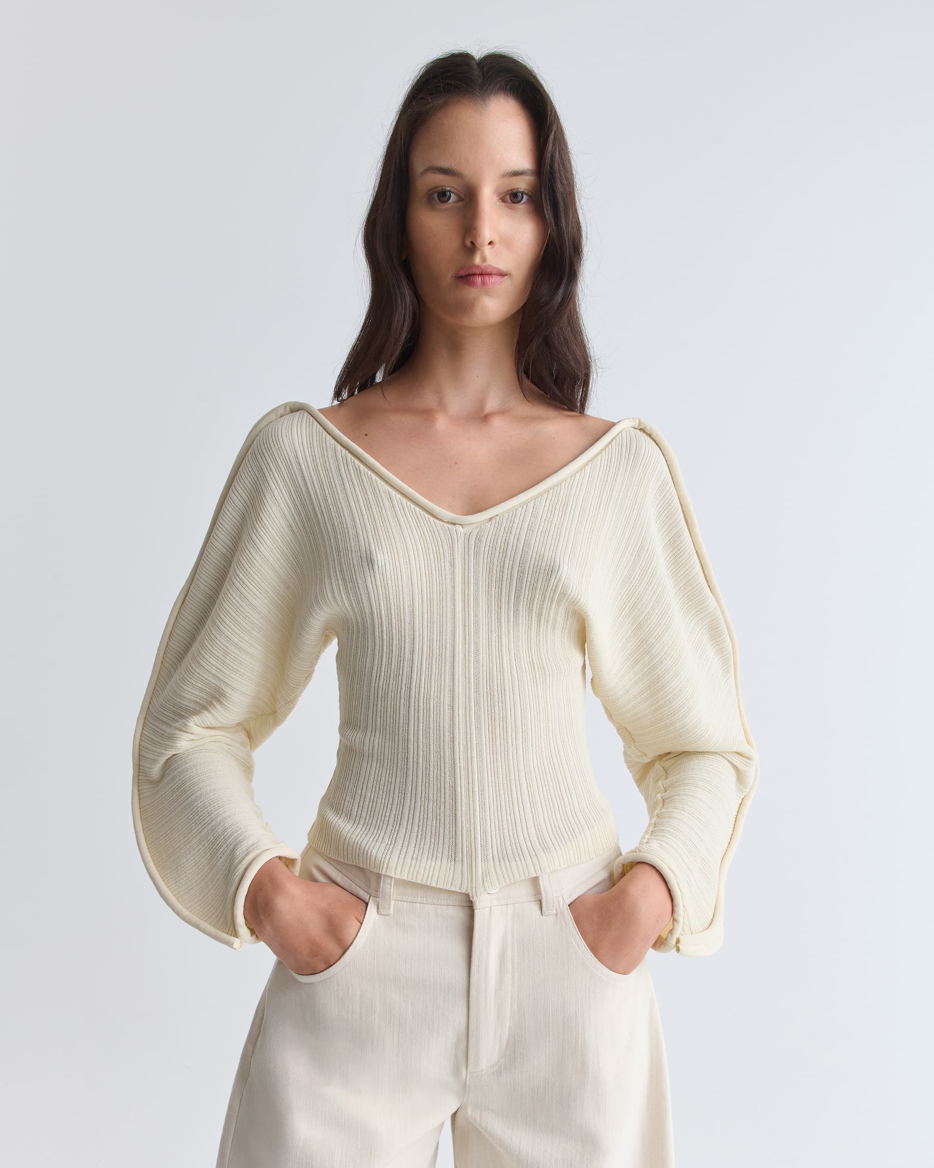 1524_f5ae499af0-36_anguille_sweater_fluid_curved_cream_1868-large