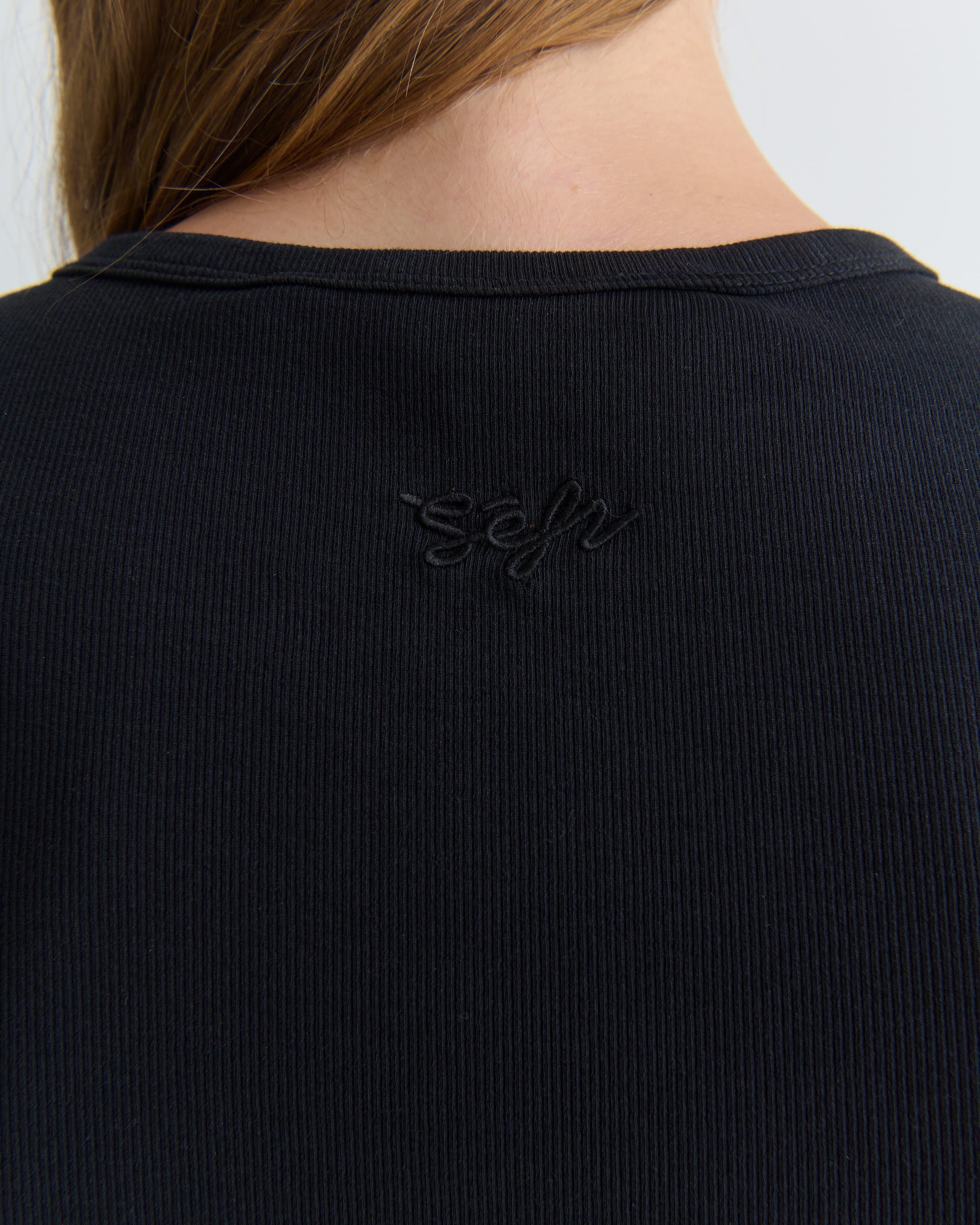 1529_2359634314-31_salma_tshirt_organic_black_cotton_1983-large