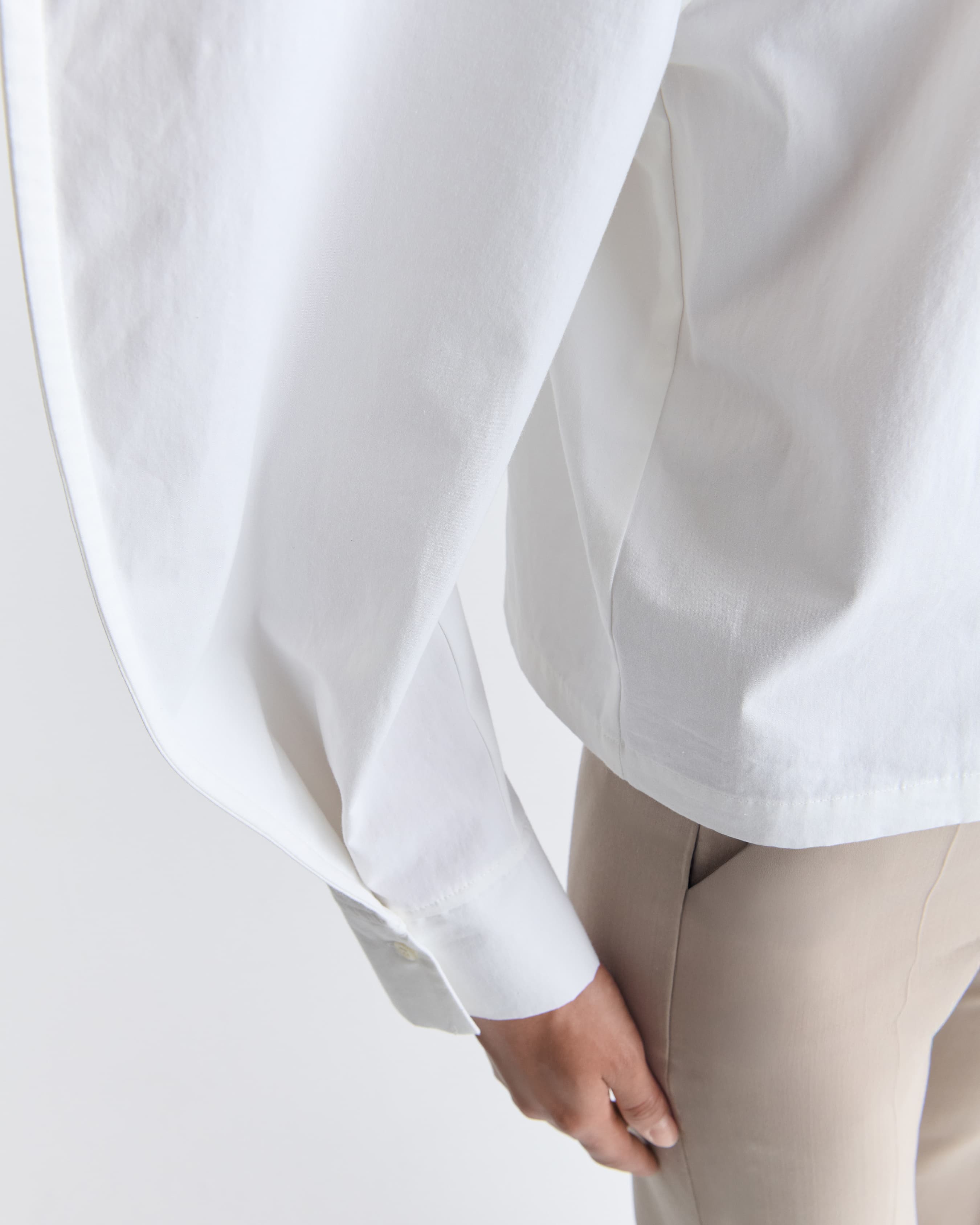 1537_97f1f542b6-12_siobhan_shirt_white_fine_poplin_0641-large