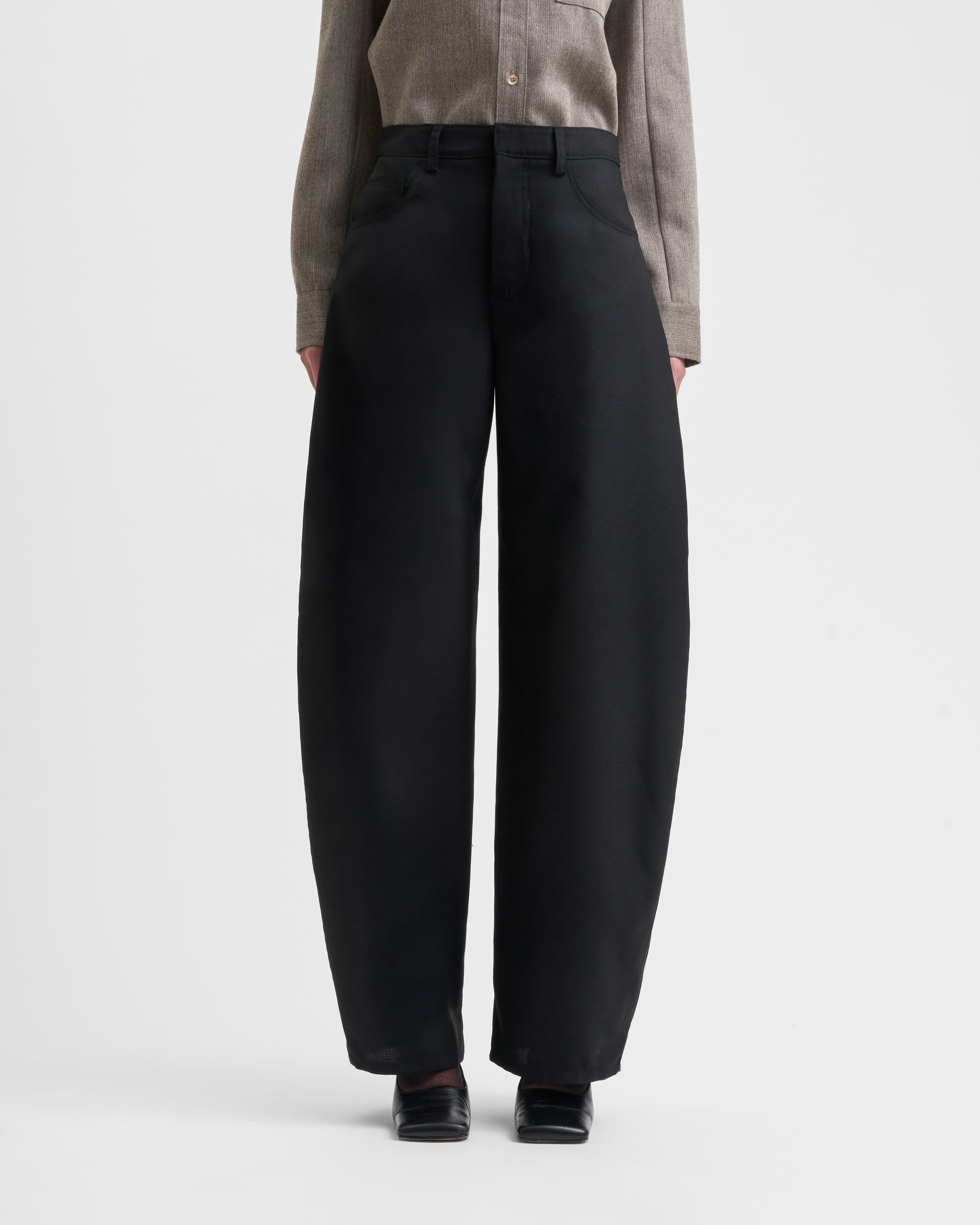 1547_376fcb6958-sefr_fw26_soline-leather-trouser-black_8414-large