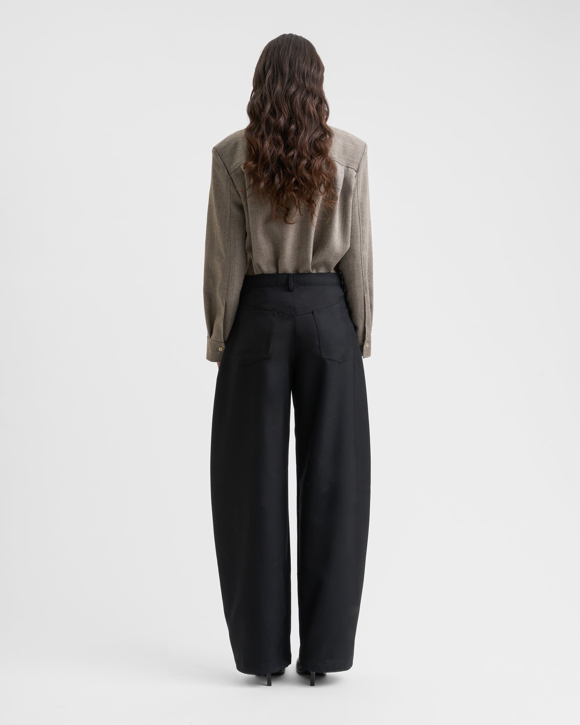 1547_4ad746753b-sefr_fw26_soline-leather-trouser-black_8391-large