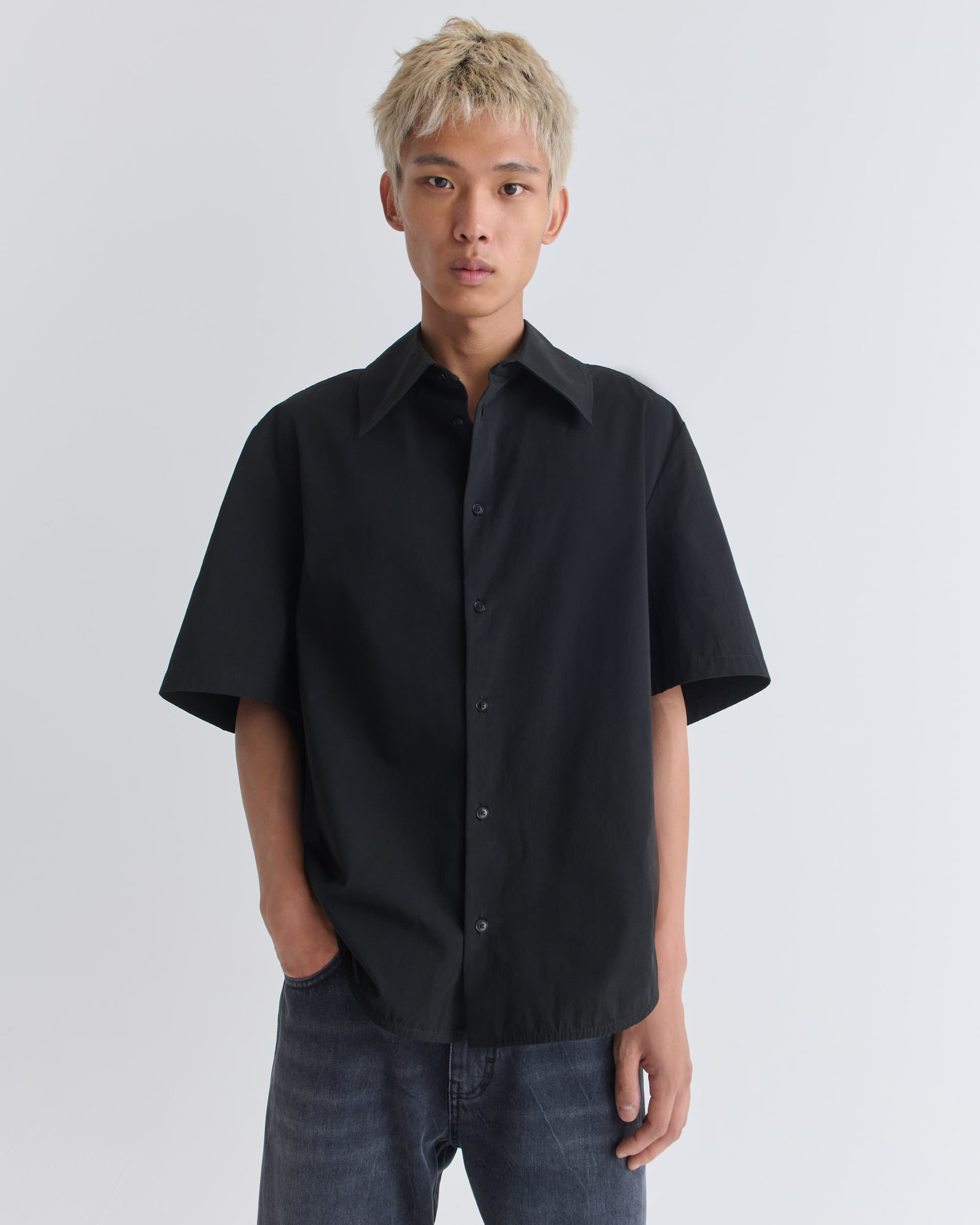 1567_1268a21637-04_waylon_shirt_black_fine_poplin_0185-large